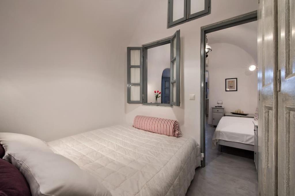 Oia Breeze House photo 2