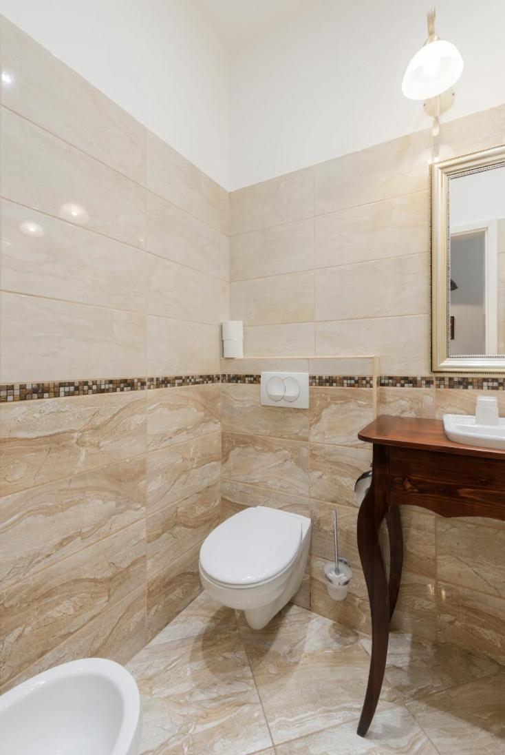 Standard Apartment by Hi5-Classic Home 253 view 2