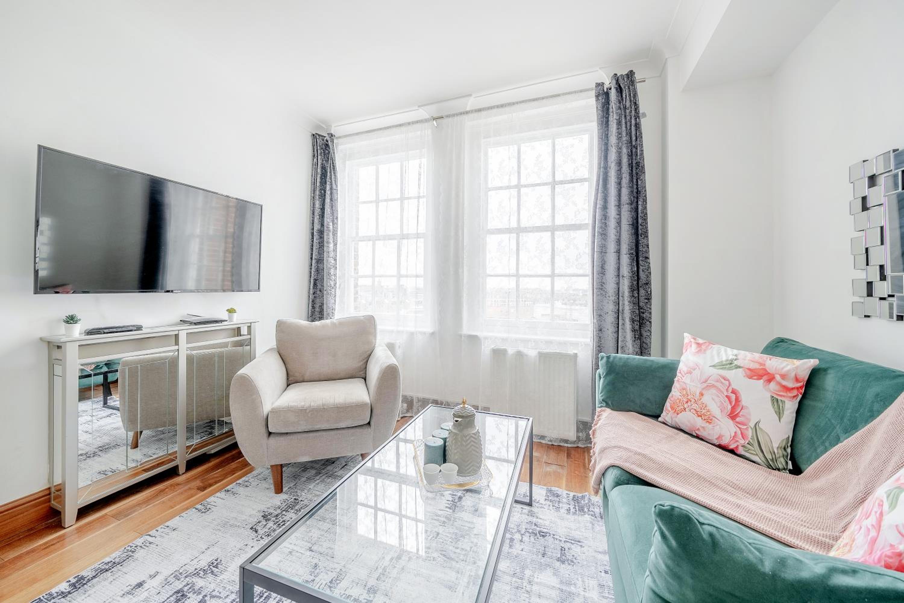 Stunning Flat Next To Hyde Park view 3