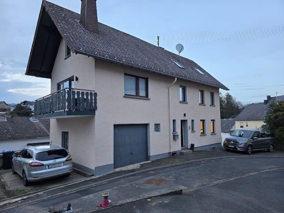 Nurburgring 2 Zimmer mit Kuche und Bad - Property Image 1