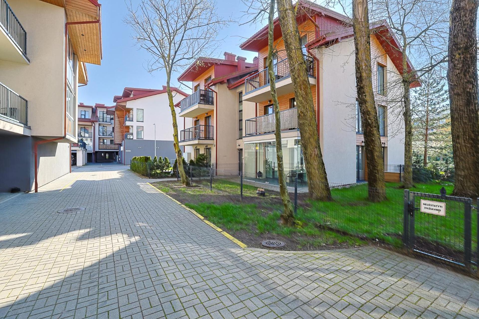 Apt W/Parking Near the City Centre, By Cohost view 2