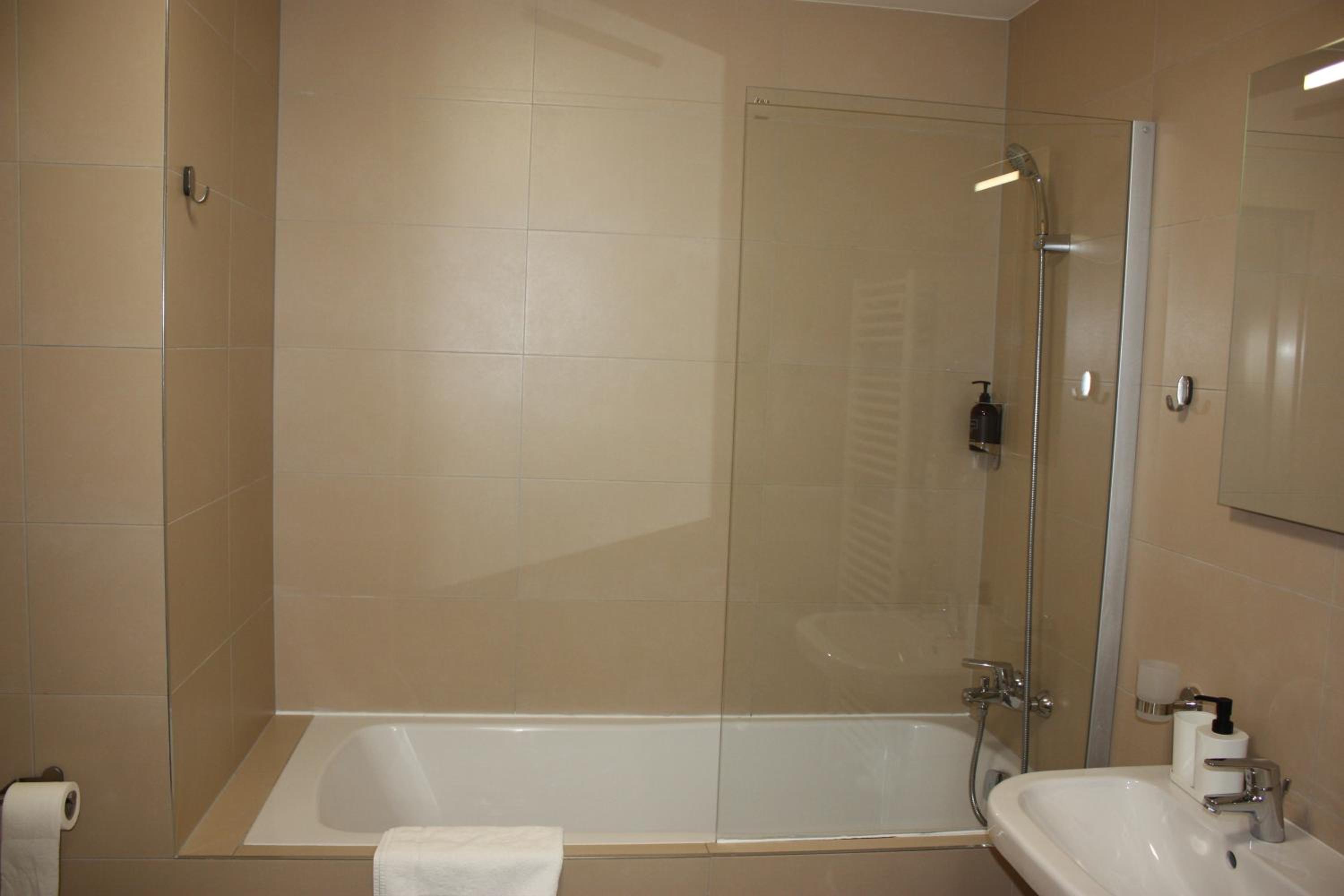 Lakepark Residence