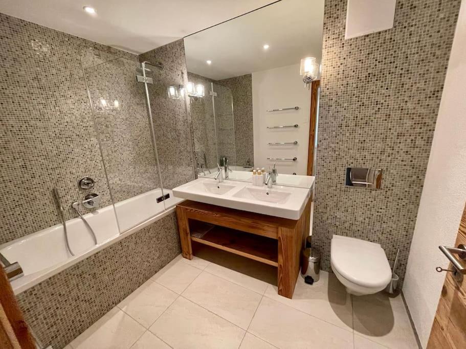 Spacious Family Apt Flims close to Lake Cauma
