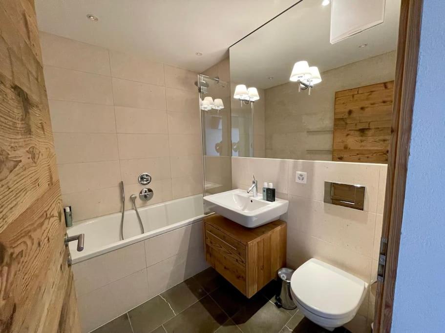 Spacious Family Apt Flims close to Lake Cauma