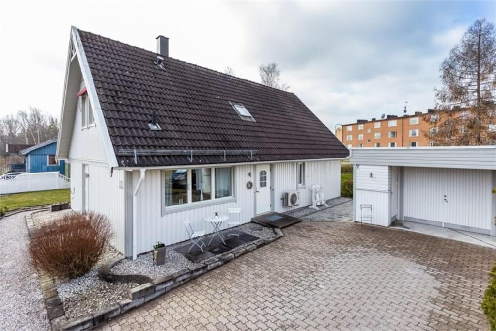 Luxury Villa in a Peaceful Area view 5