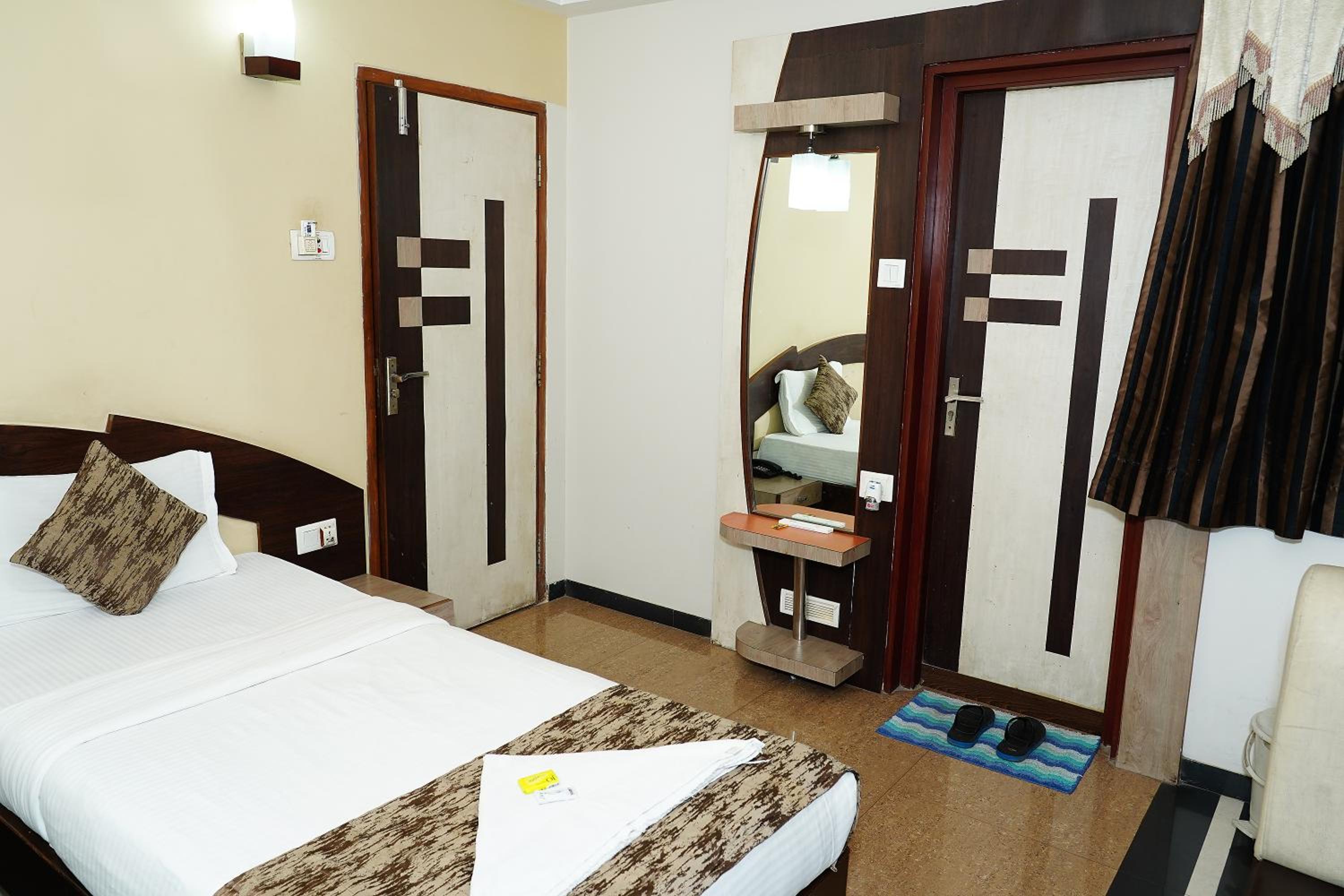 Marshall The Hotel