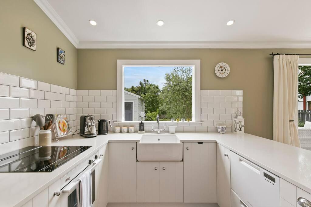 Historic Charm in Greytown - Tranquil setting - walk to town view 3