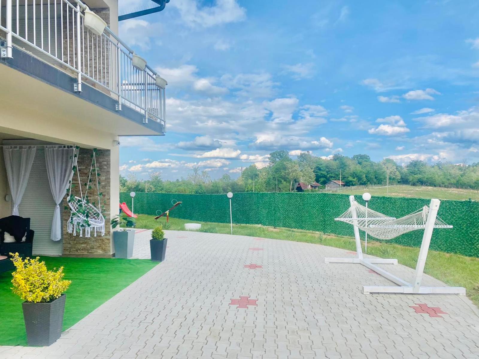 Vila Petnica view 3