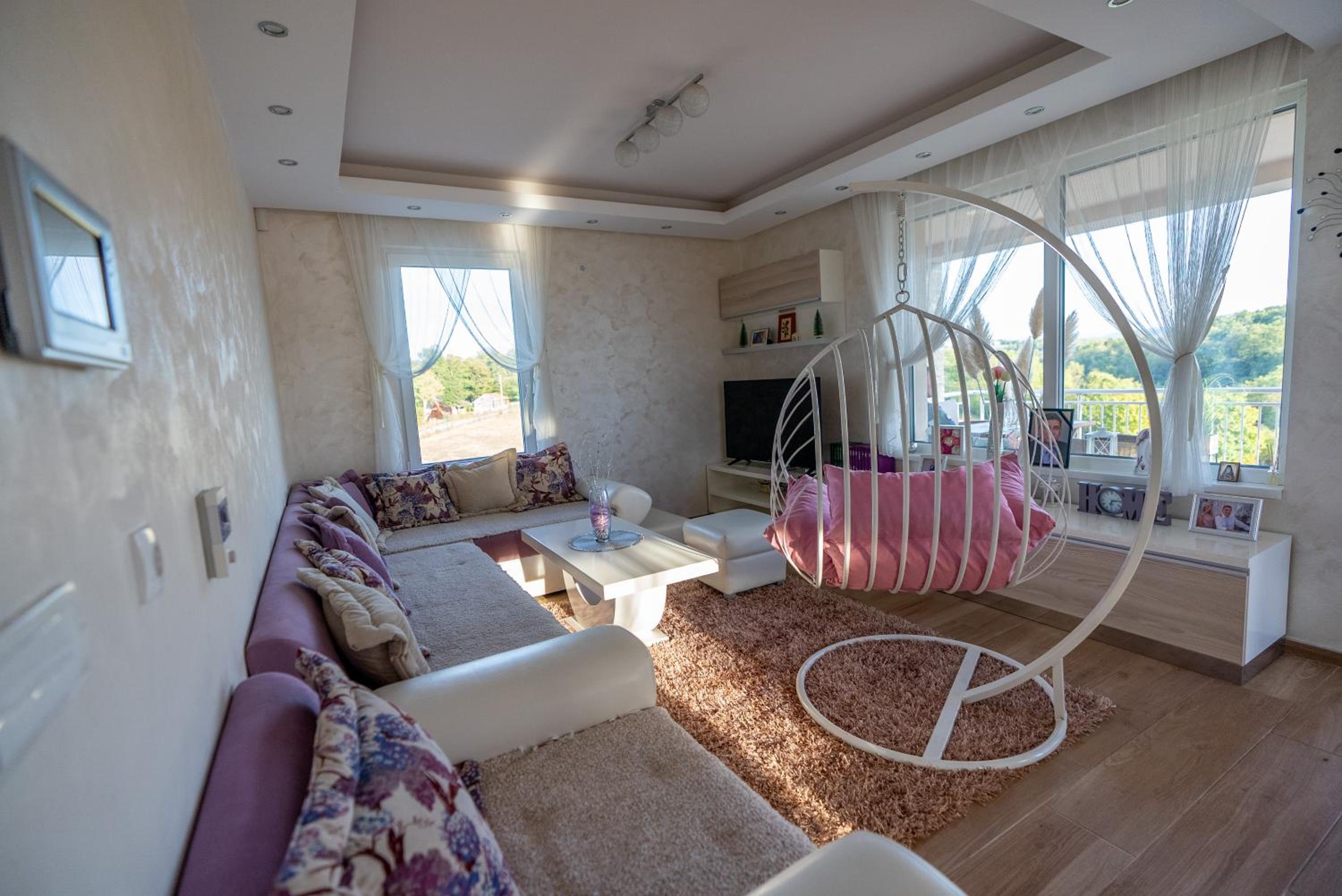 Vila Petnica view 4
