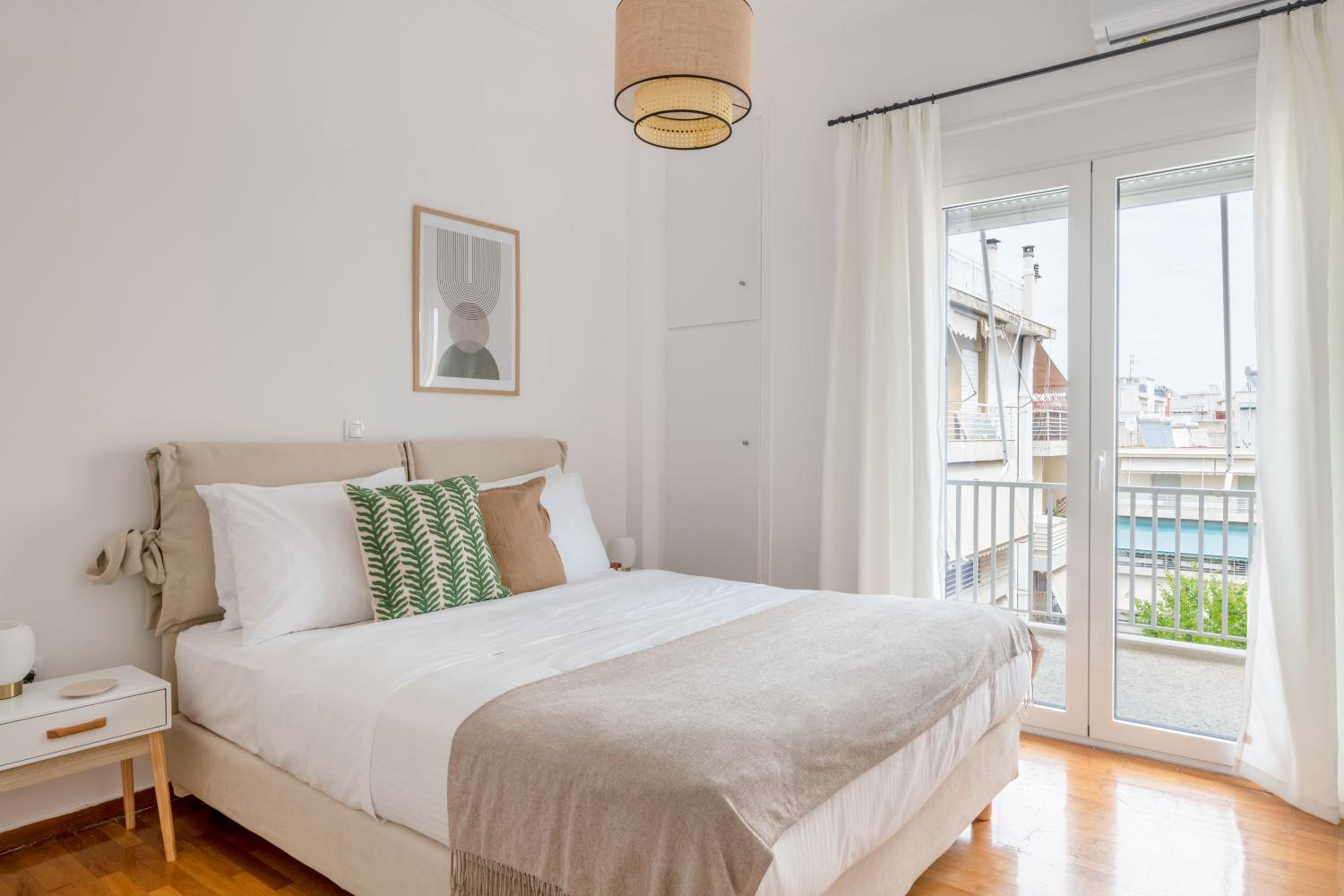 Sunny 2BR Apartment in Nea Smyrni by UPSTREET photo 4