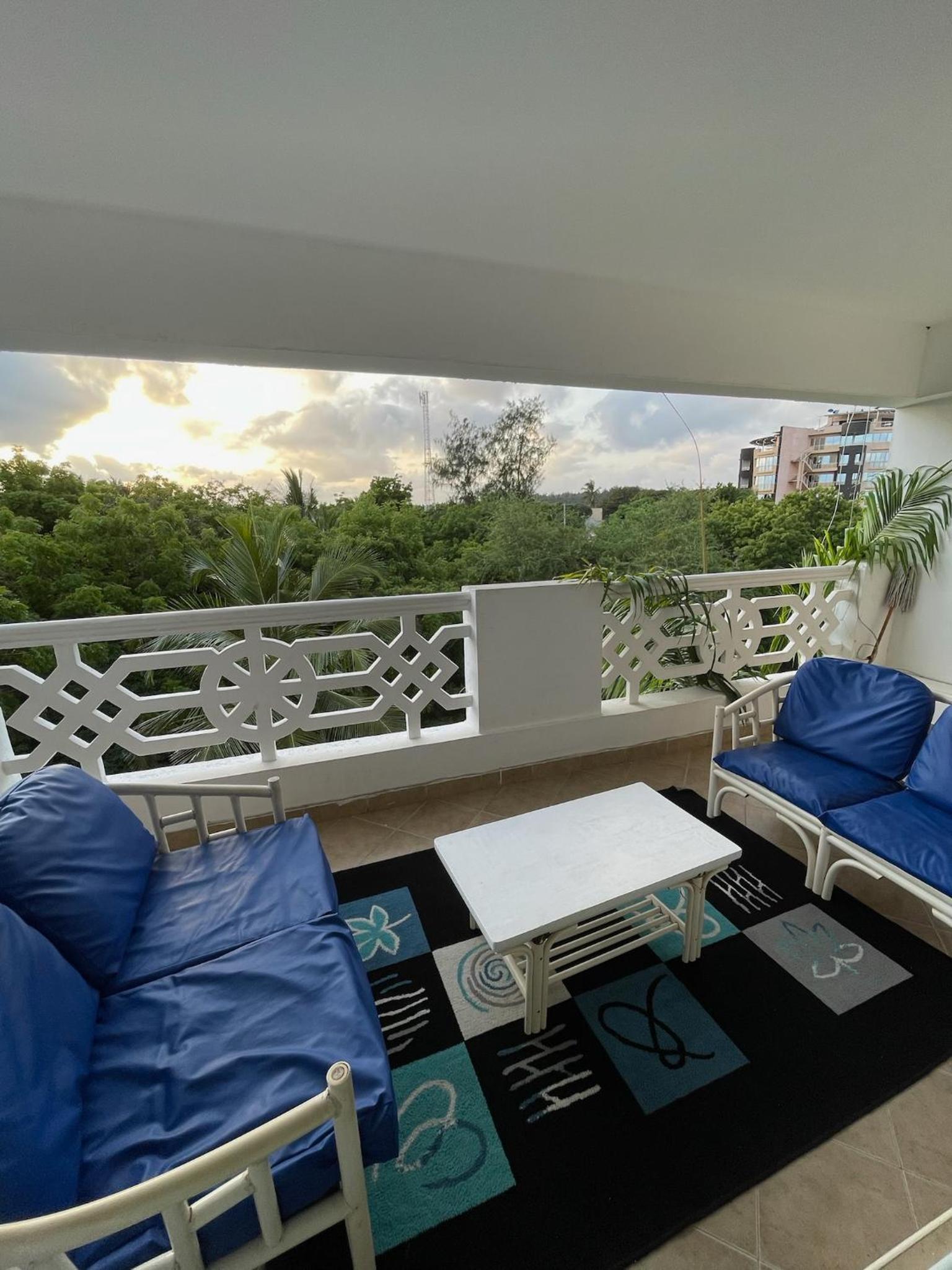 Sunrise Resort 1BR Apartment view 5