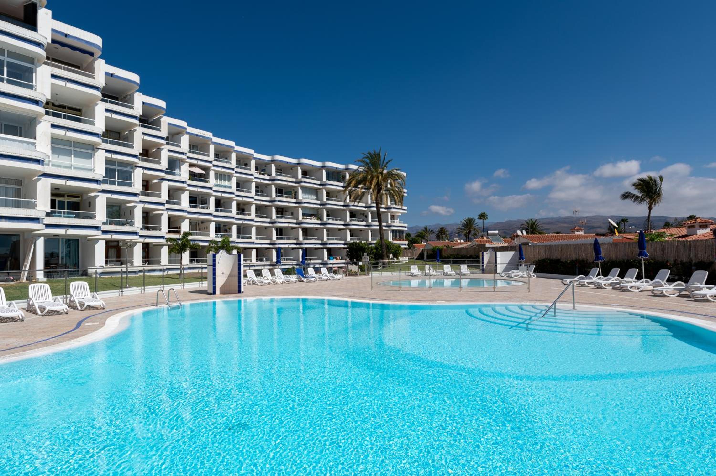 Pool Apartment Tamaran
