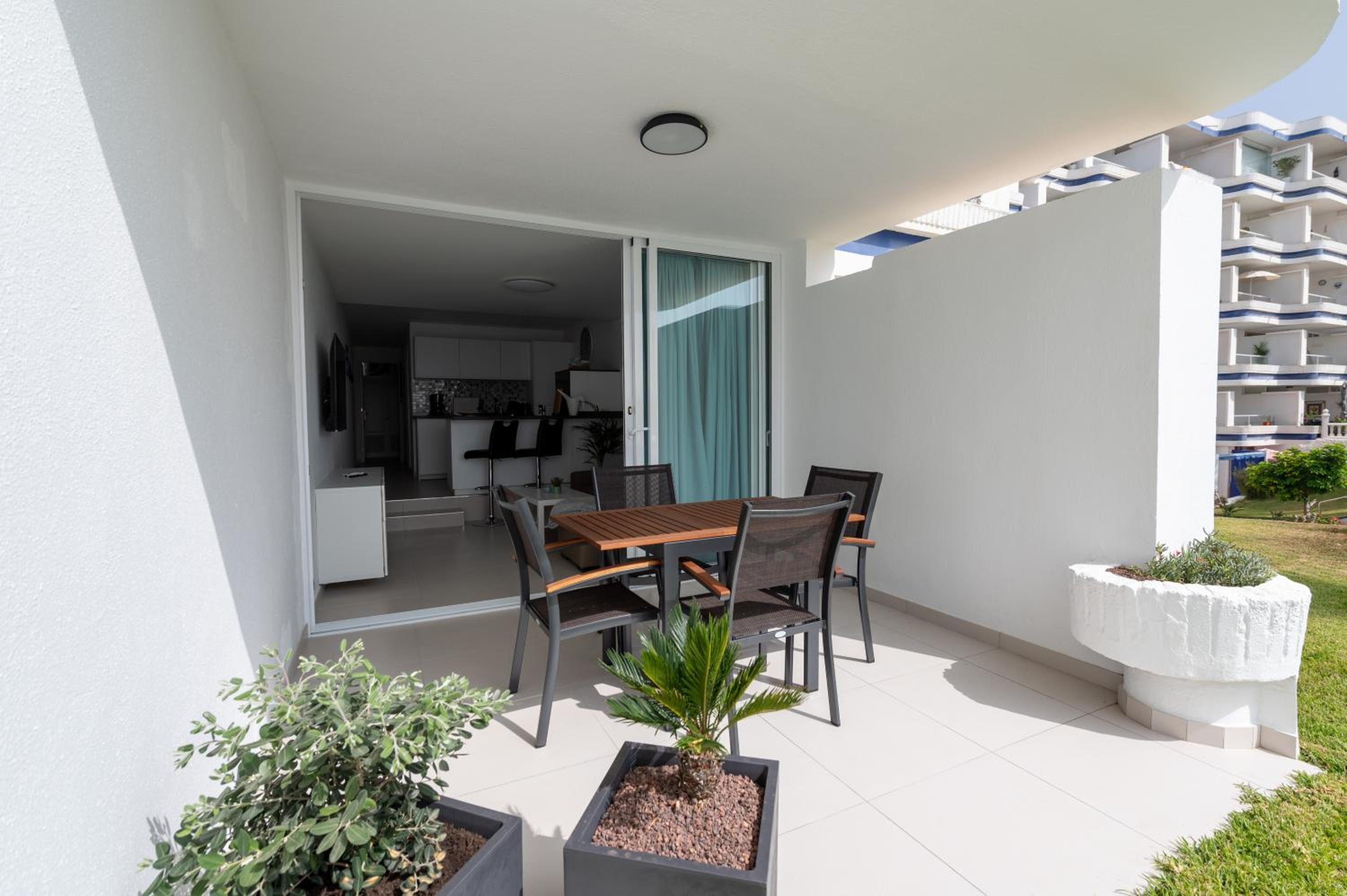 Pool Apartment Tamaran