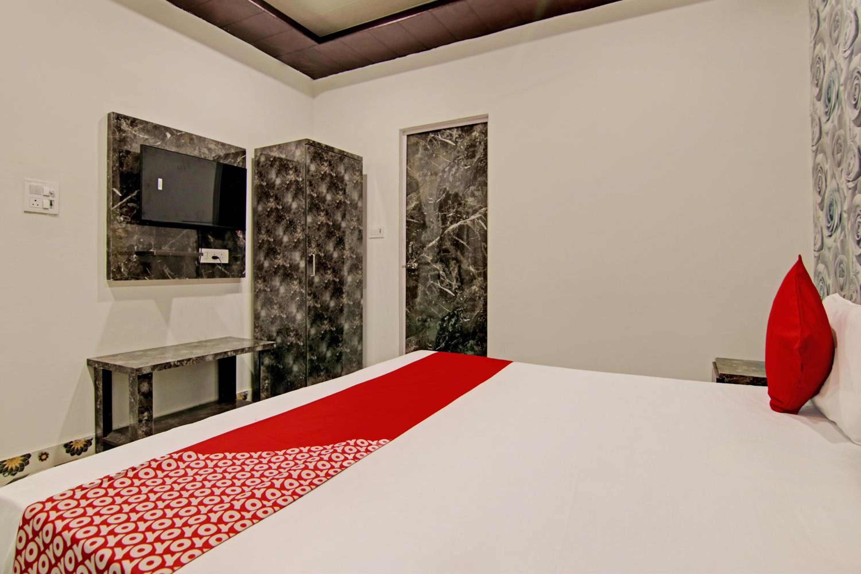 Photo 8