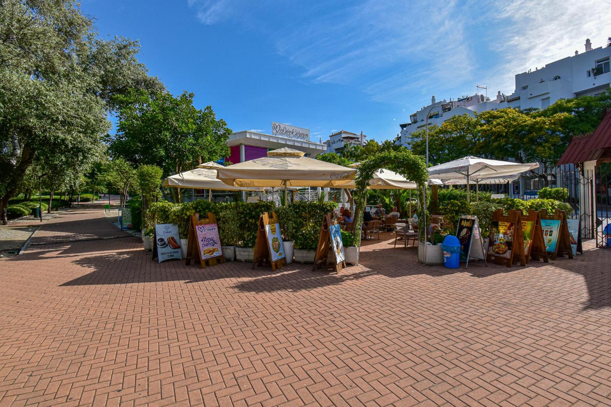MINERVA, One bedroom family apartment, great location, Pool with water slides, sleeps 4 view 5