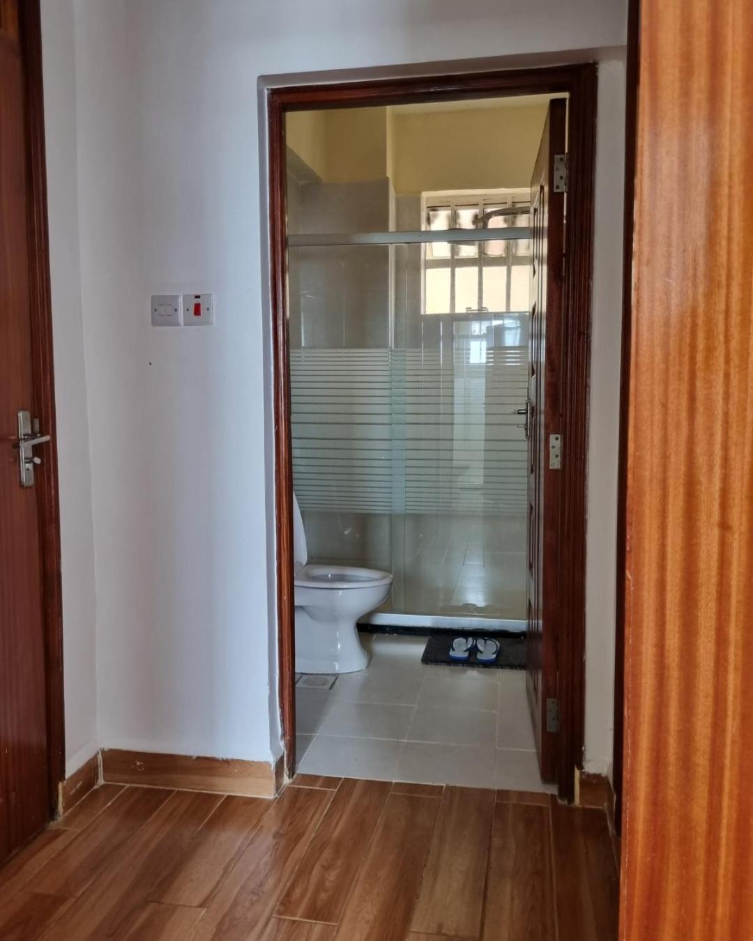 Rossyln Home close to Village Market, UN and Two Rivers Mall, photo 9