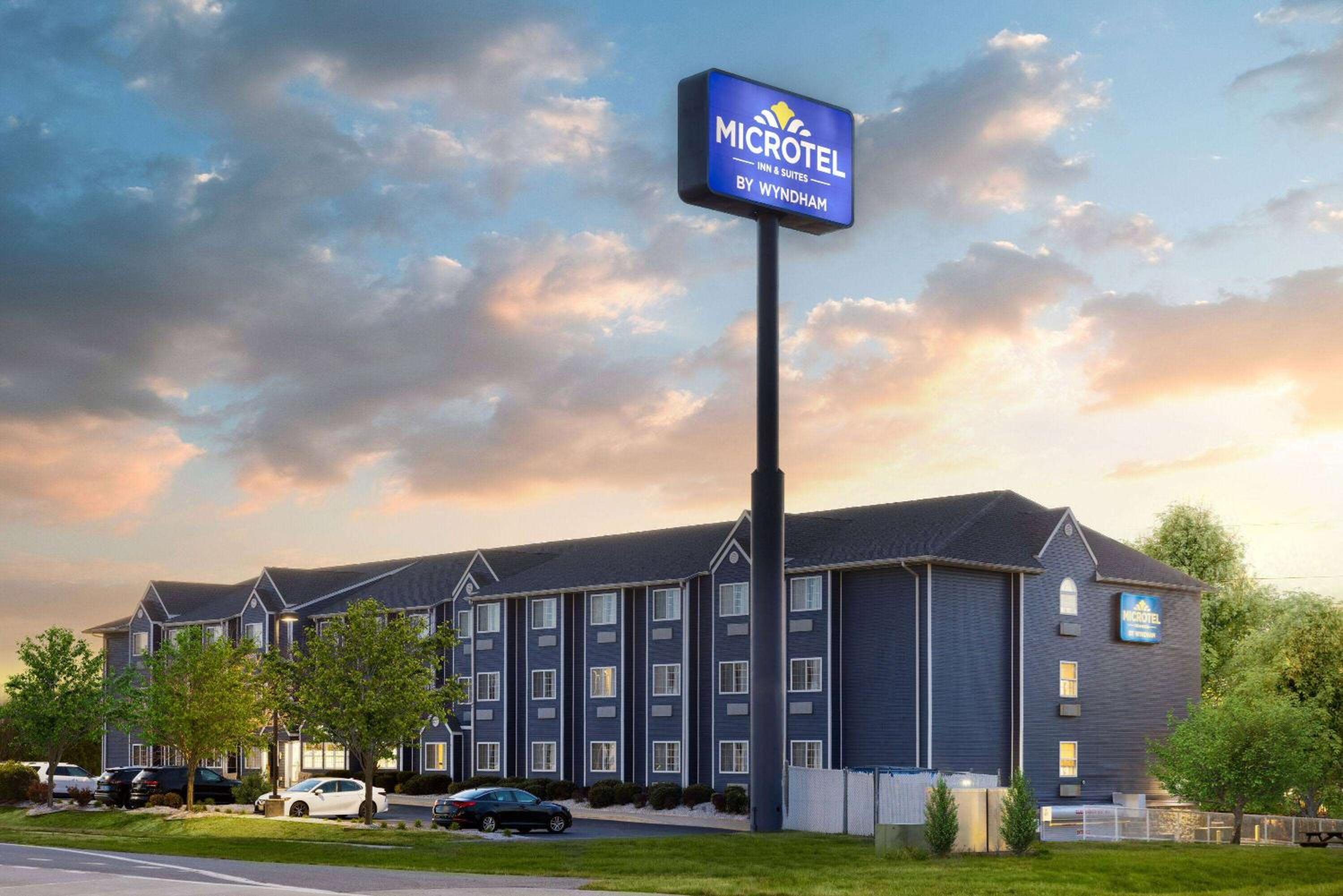 Hotel Microtel Inn and Suites Dover - Image 1