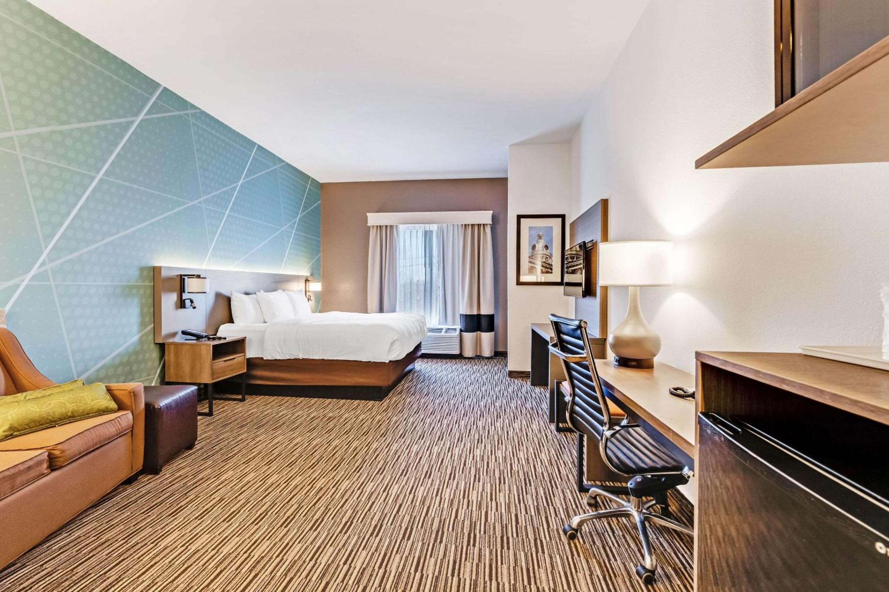 Murfreesboro Vacations - Comfort Suites - Property Image 34