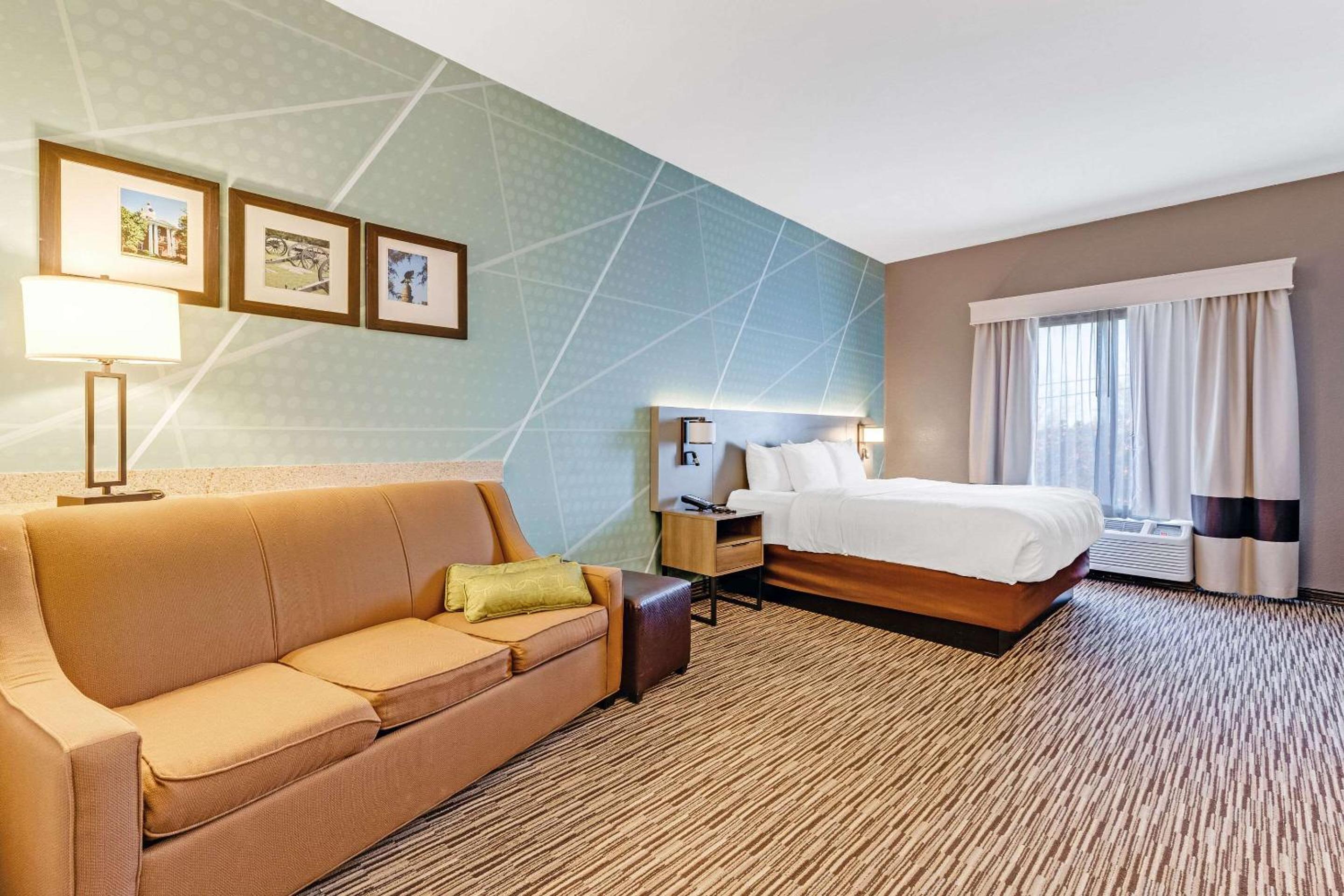 Murfreesboro Vacations - Comfort Suites - Property Image 35