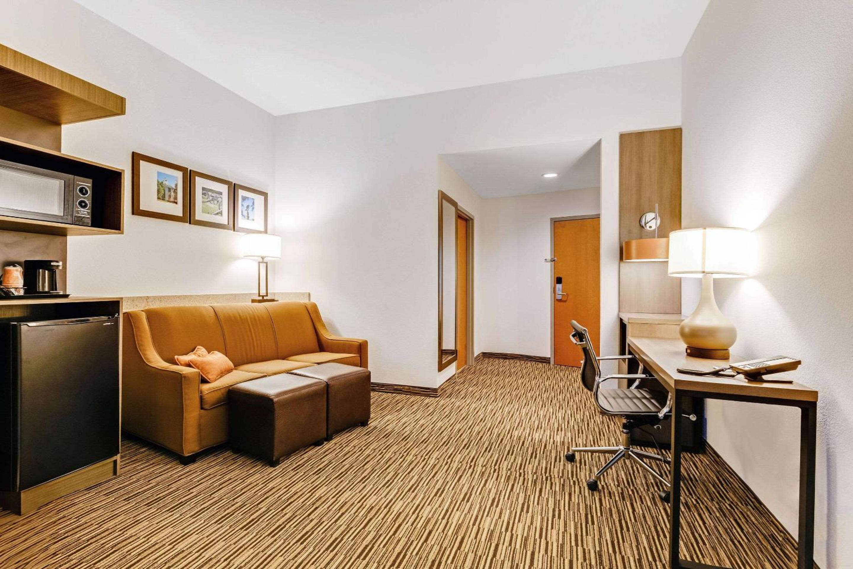 Murfreesboro Vacations - Comfort Suites - Property Image 48