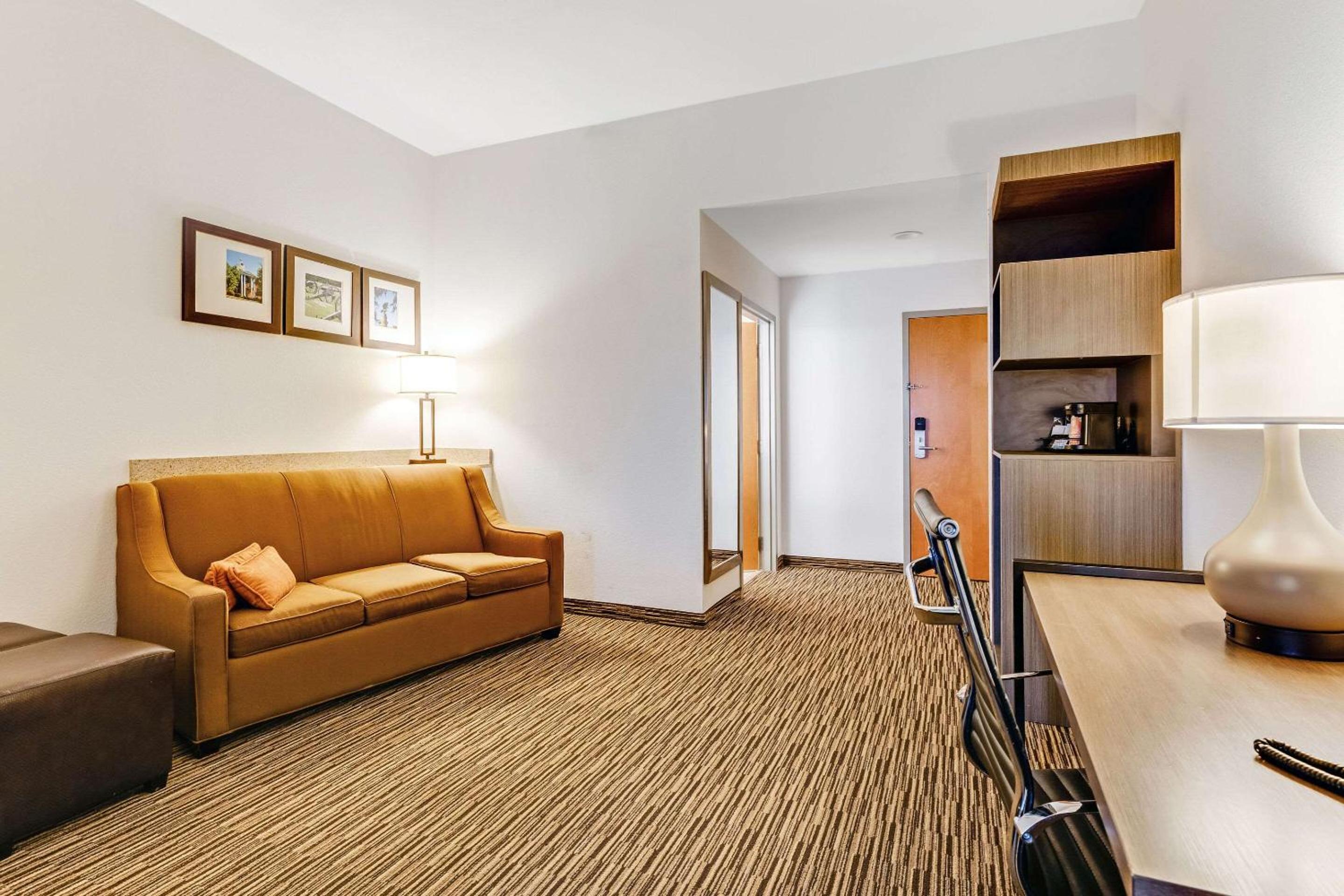Murfreesboro Vacations - Comfort Suites - Property Image 51