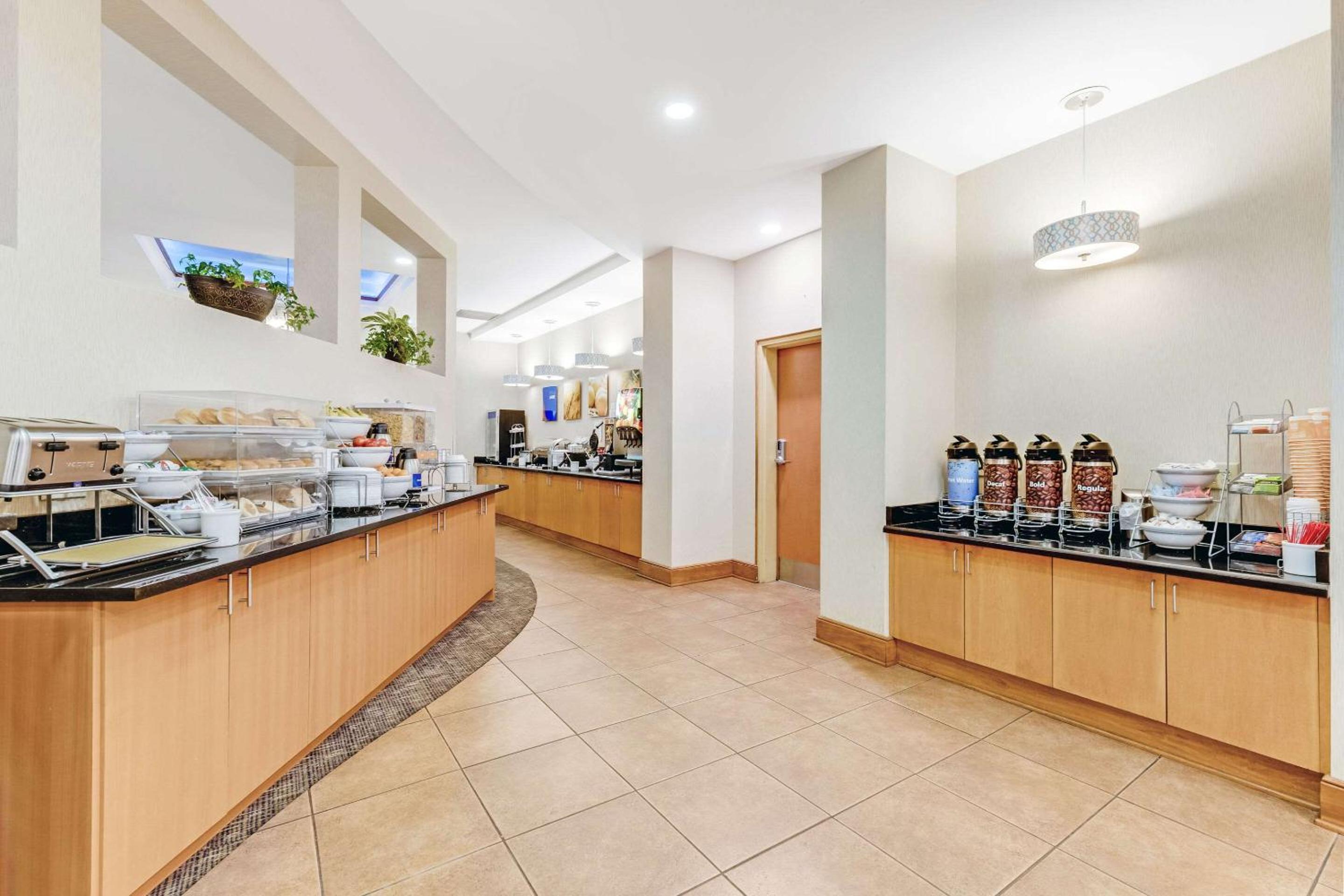 Murfreesboro Vacations - Comfort Suites - Property Image 54