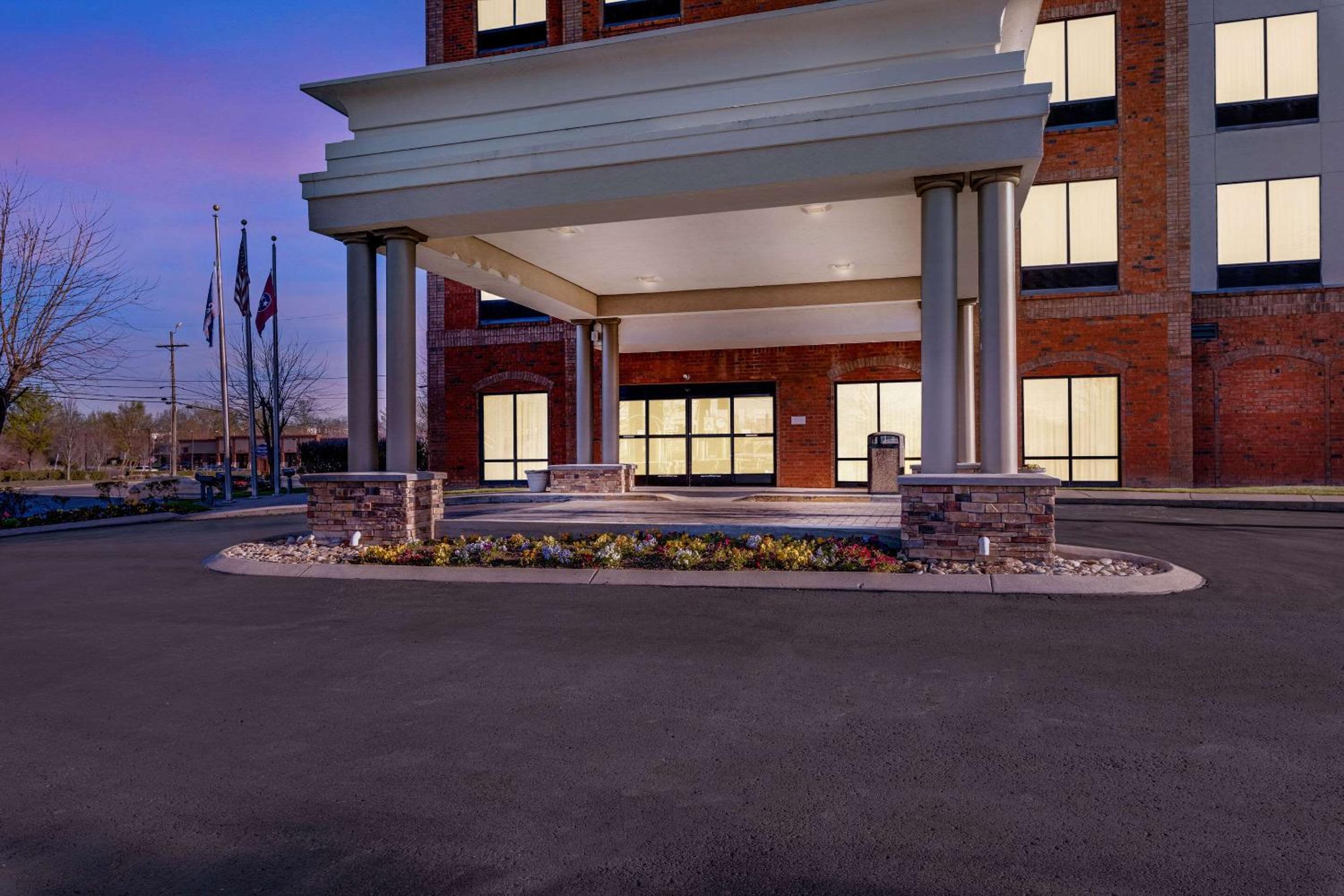 Murfreesboro Vacations - Comfort Suites - Property Image 58