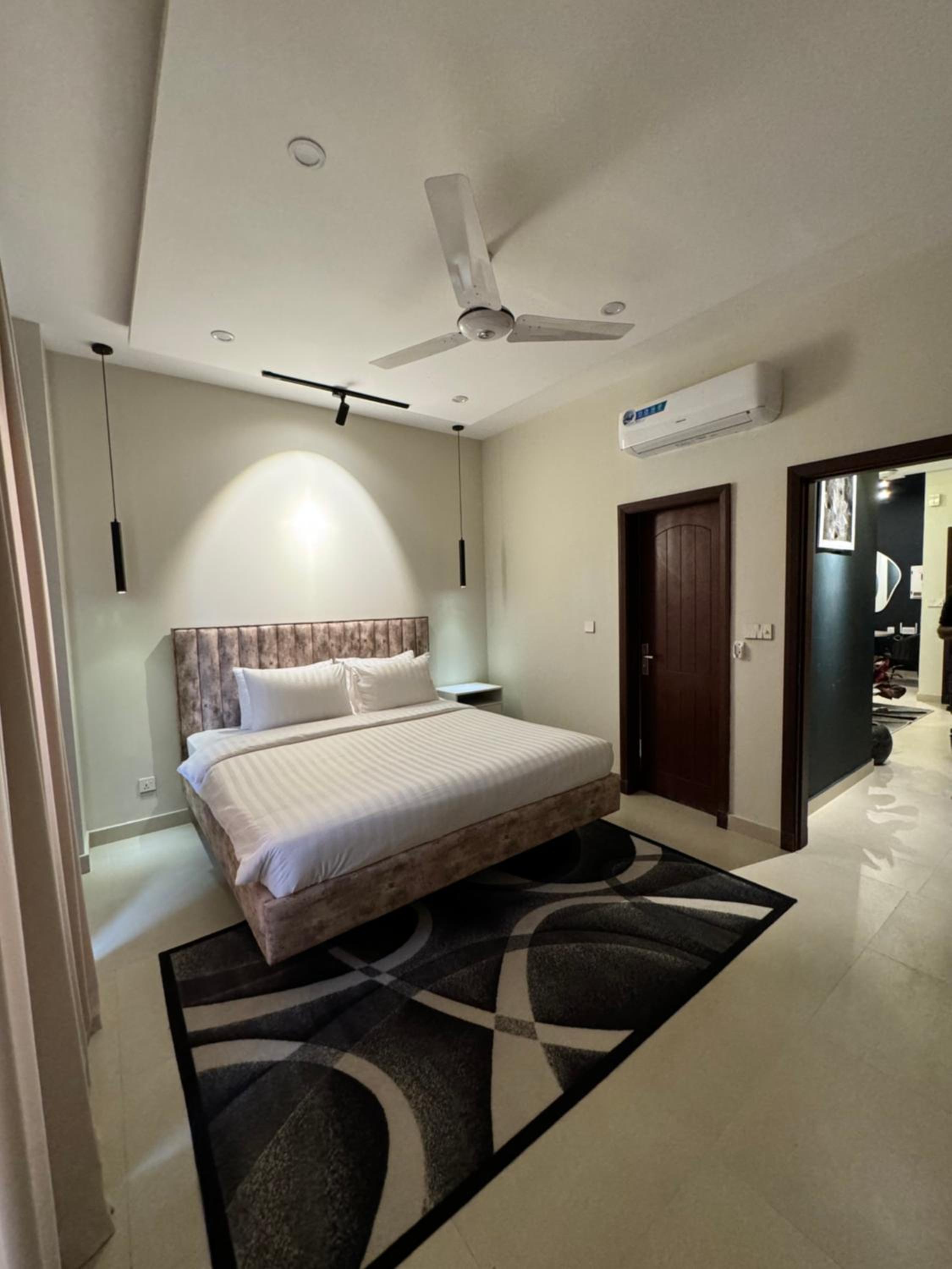 Villa Vista Service Apartments