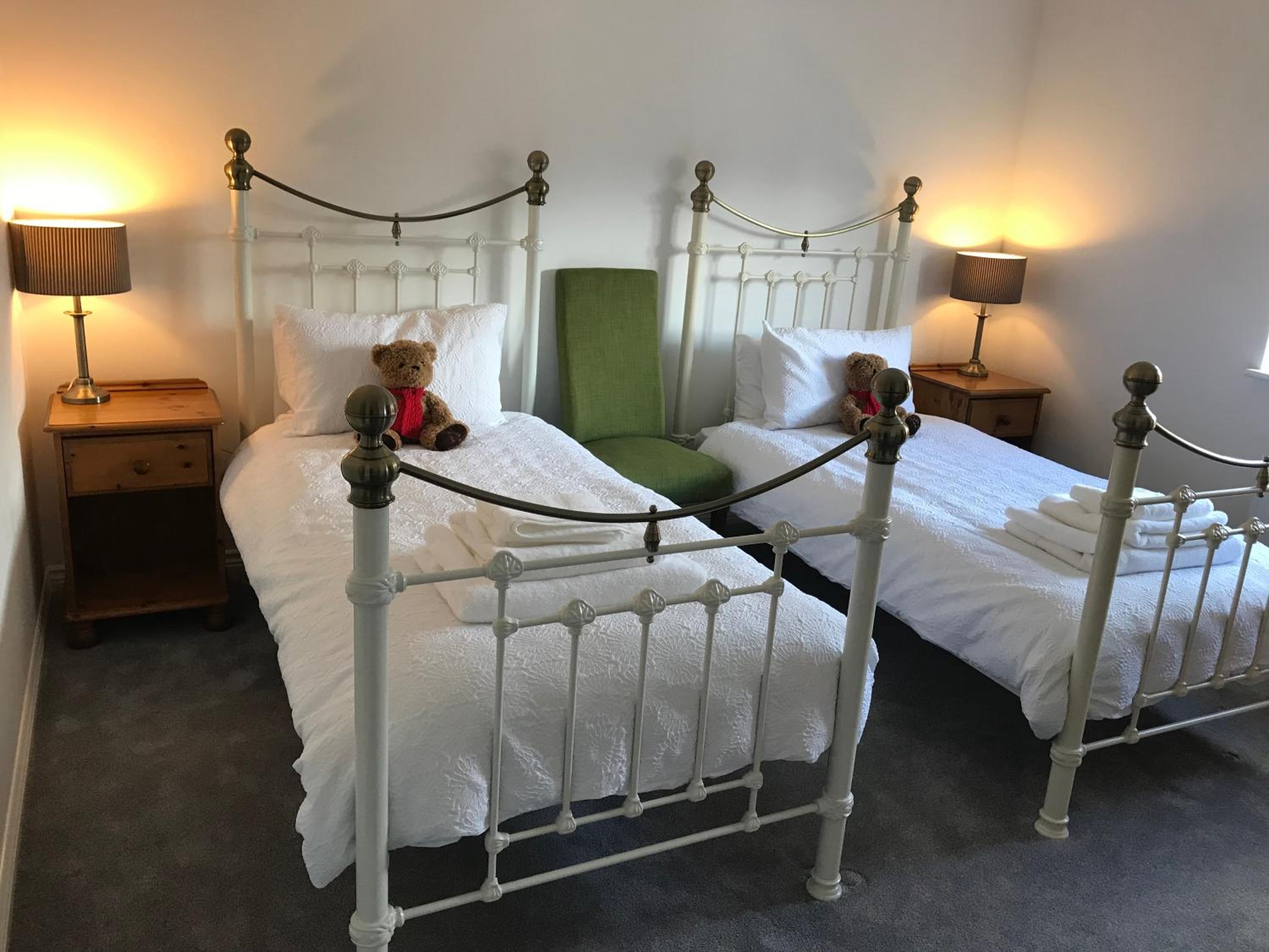 Beckside Gorgeous village home