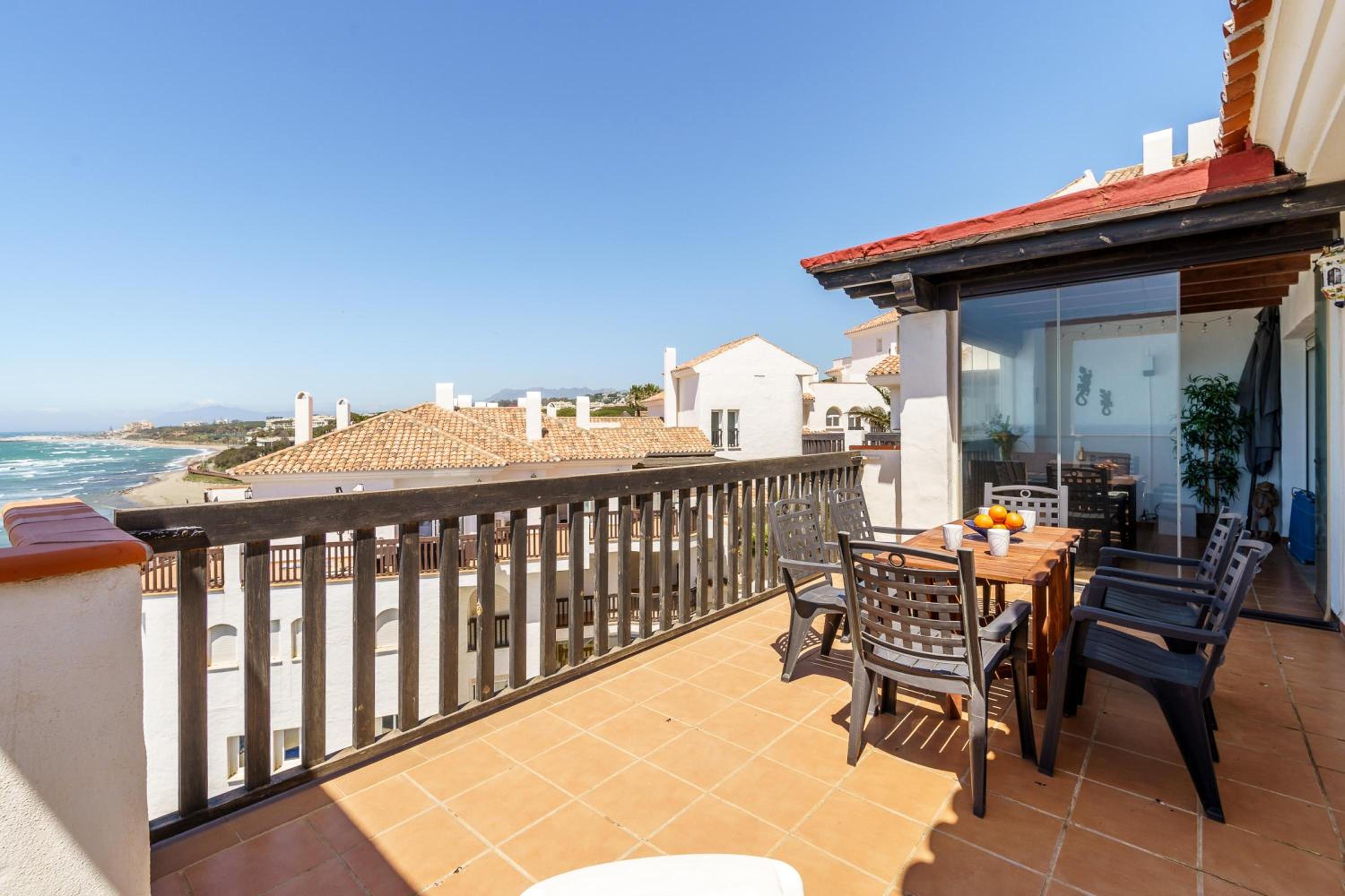 Puerta Del Mar Penthouse Beachfront - Happy Rentals photo 3