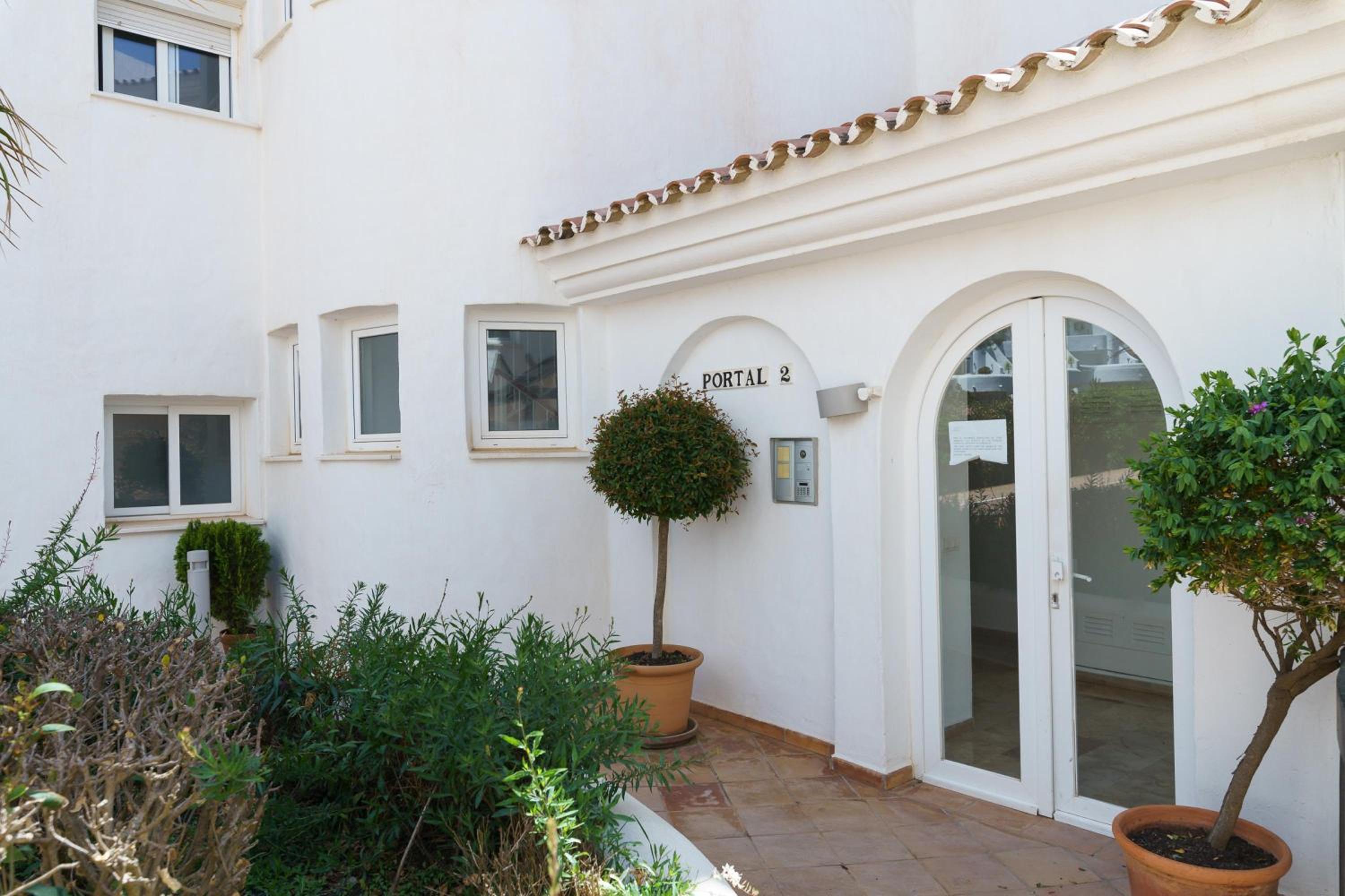 Puerta Del Mar Penthouse Beachfront - Happy Rentals photo 5