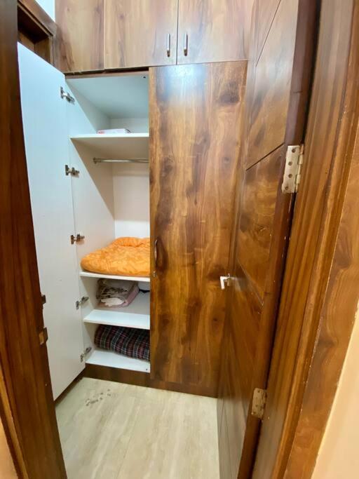 Blue Heart Home~1BHK Luxury & Cosy Flat in Tapovan view 4
