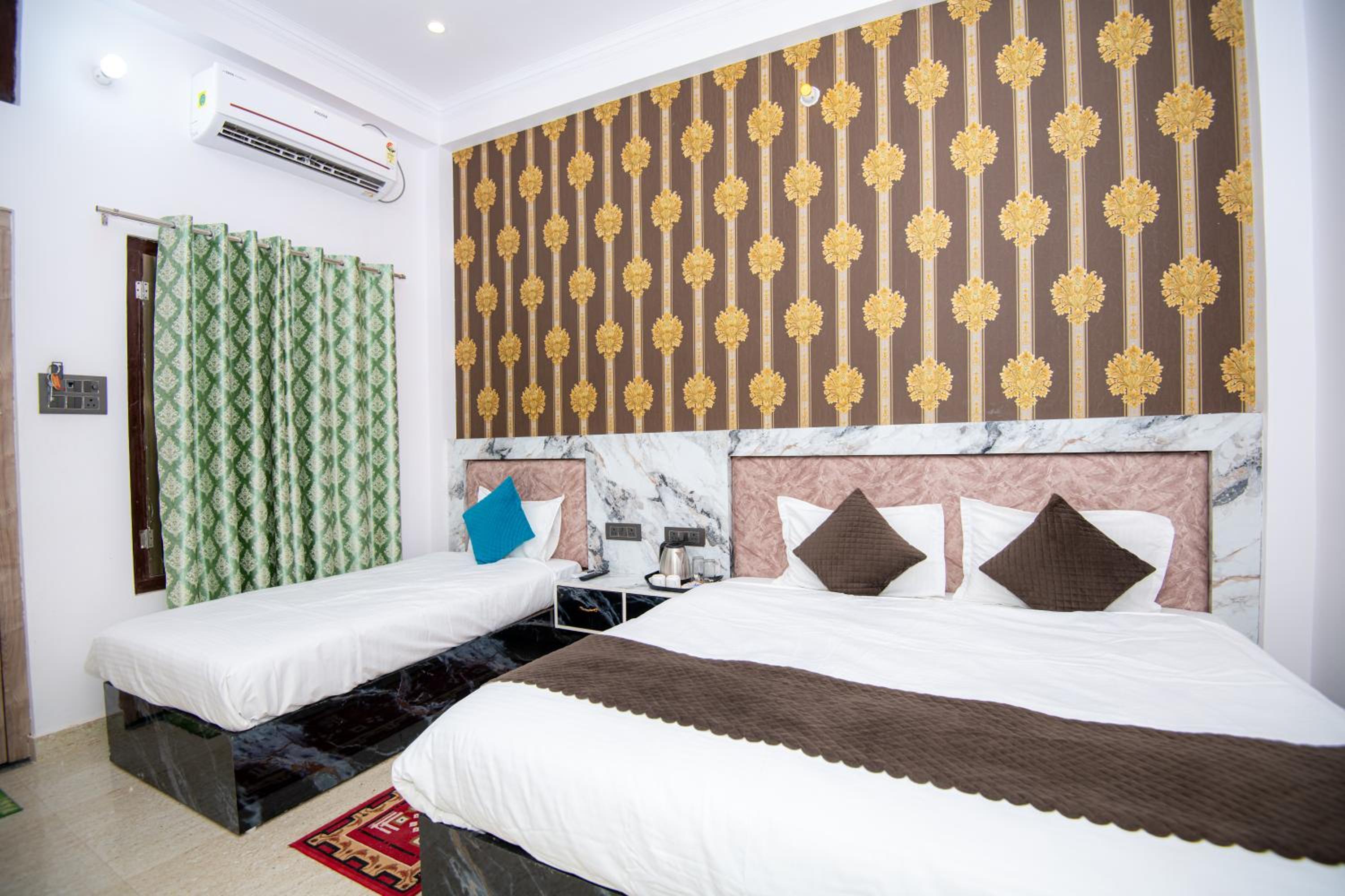 Shri Radhe Radhe Guest House In-front of Ram Janam Bhumi Main Gate Fully AC All Rooms view 2
