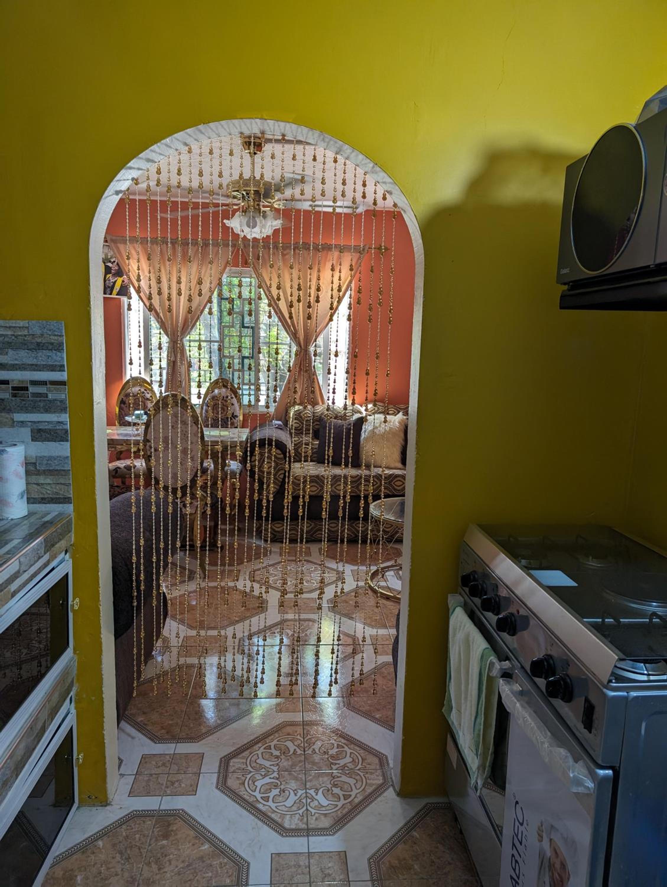 Immaculate 1-Bed Apartment in Kingston 14 view 4