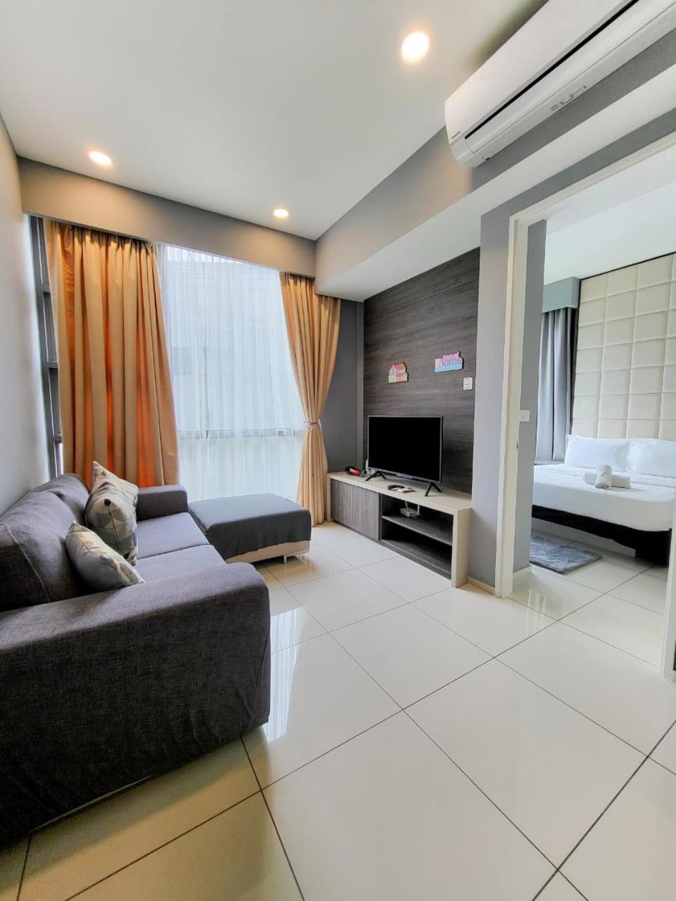 Robertson Apartment with City View