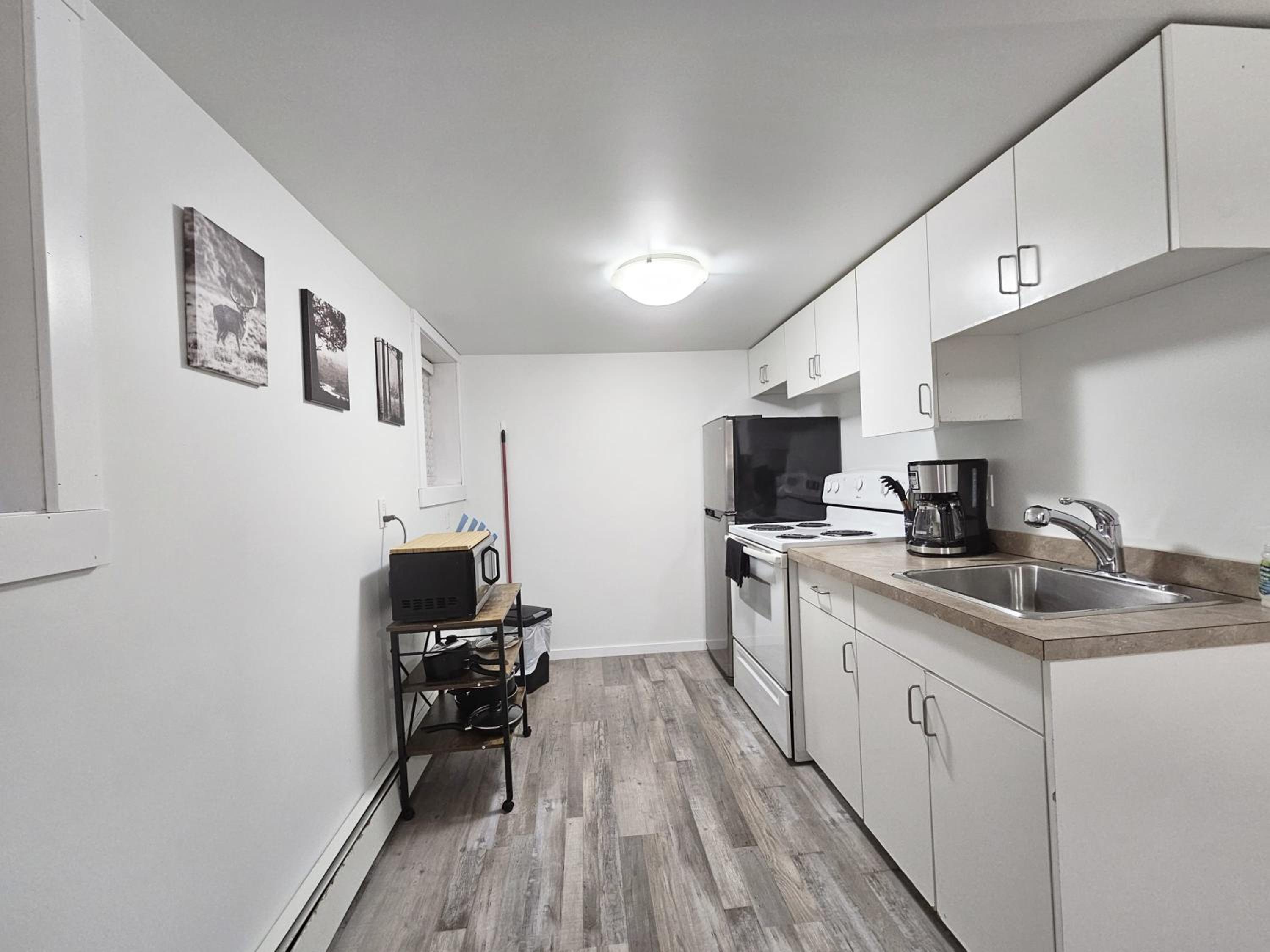 Affordable Double Bed Parking Downtown A plus WiFi