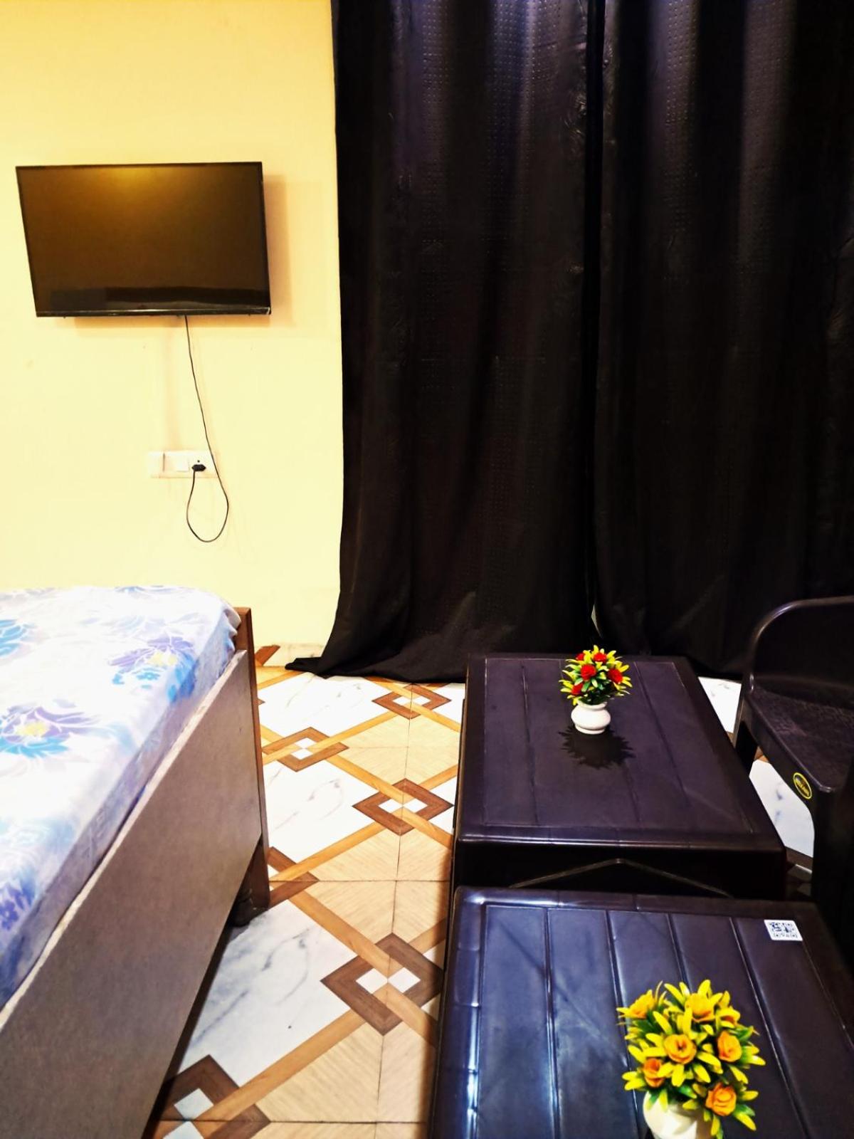 Rose residency near fortis hospital - vasant kunj view 3