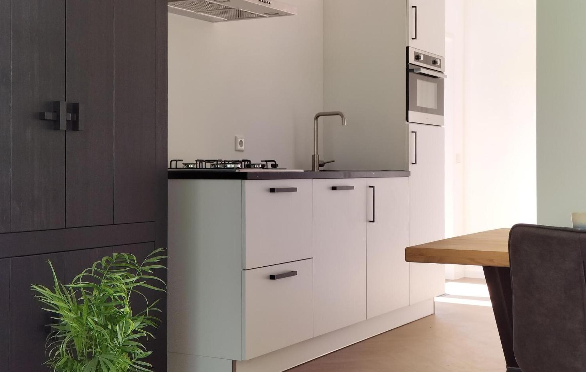 2 Bedroom Gorgeous Home In Heinkenszand