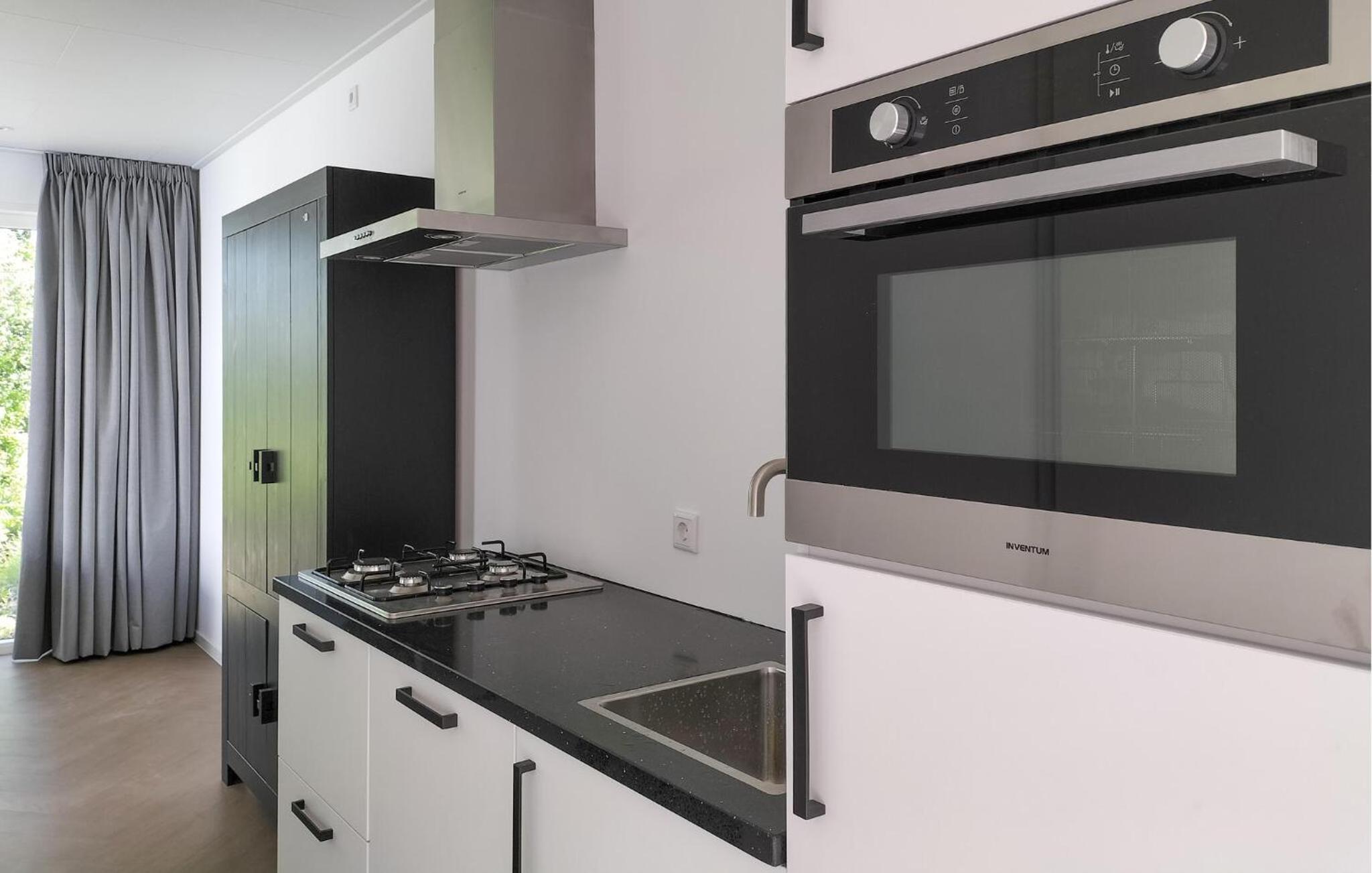 2 Bedroom Gorgeous Home In Heinkenszand