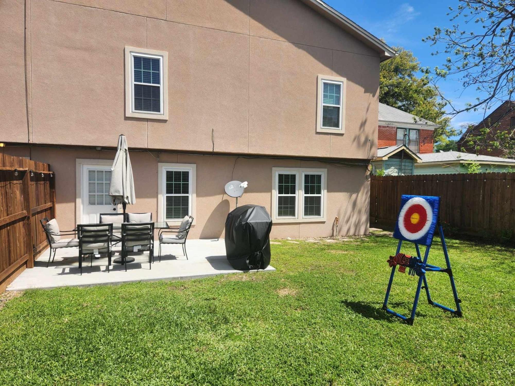 Bring the Crew! 4BR Luxe Pad, Backyard Magic & City at Your Door view 5