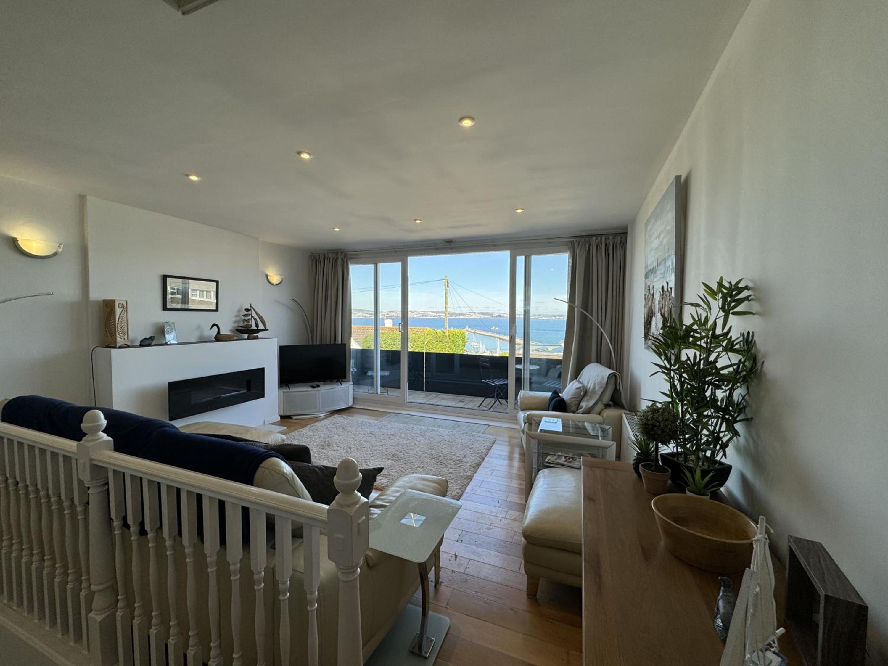 4 Heath Rise view 4