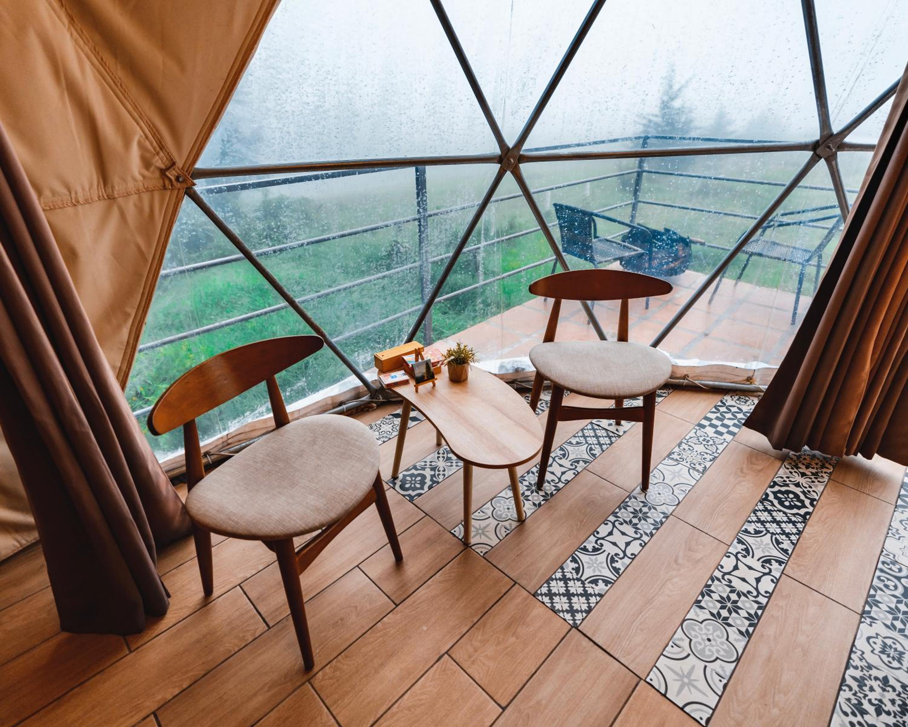 Green Noise Glamping