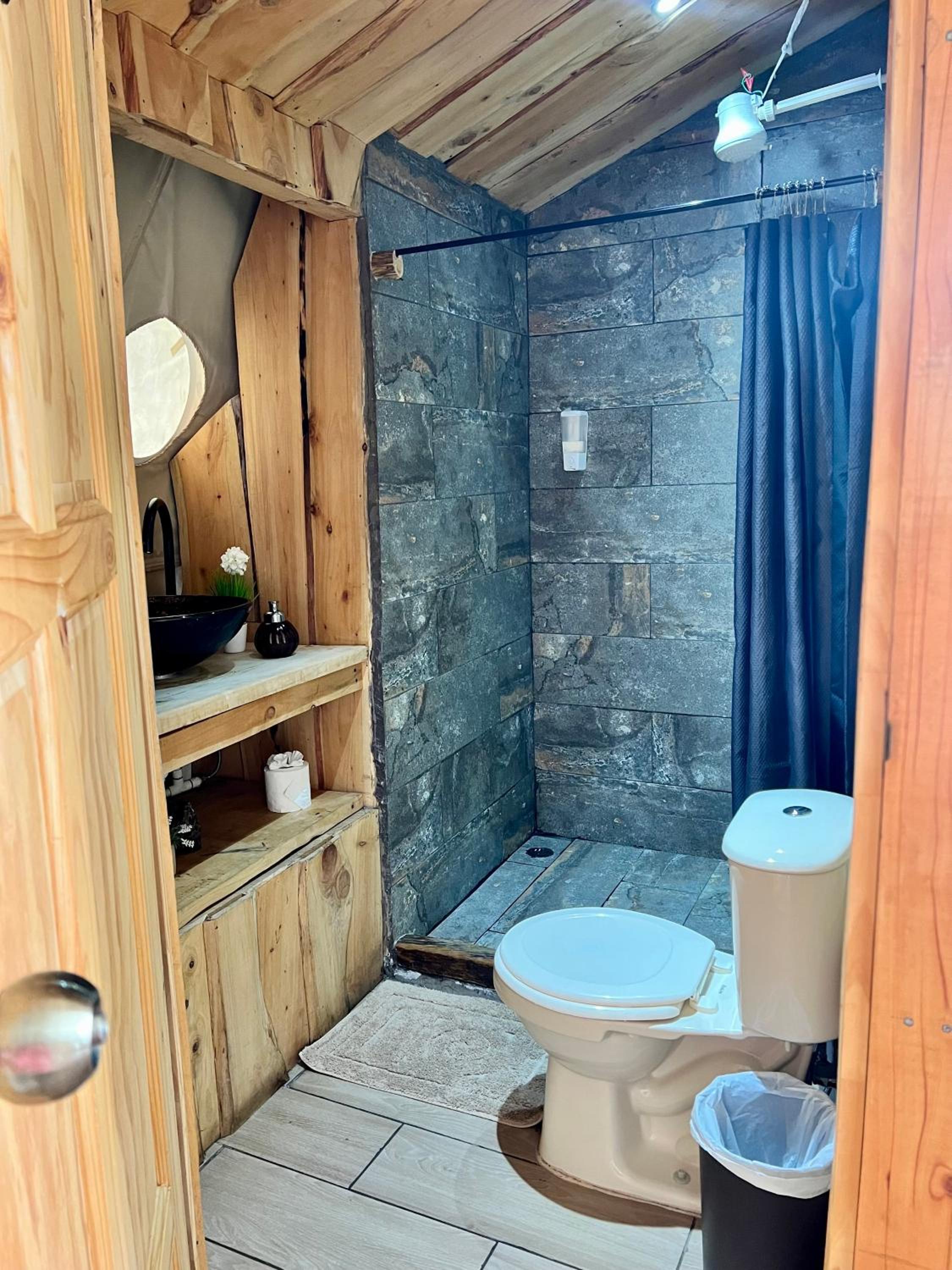 Green Noise Glamping
