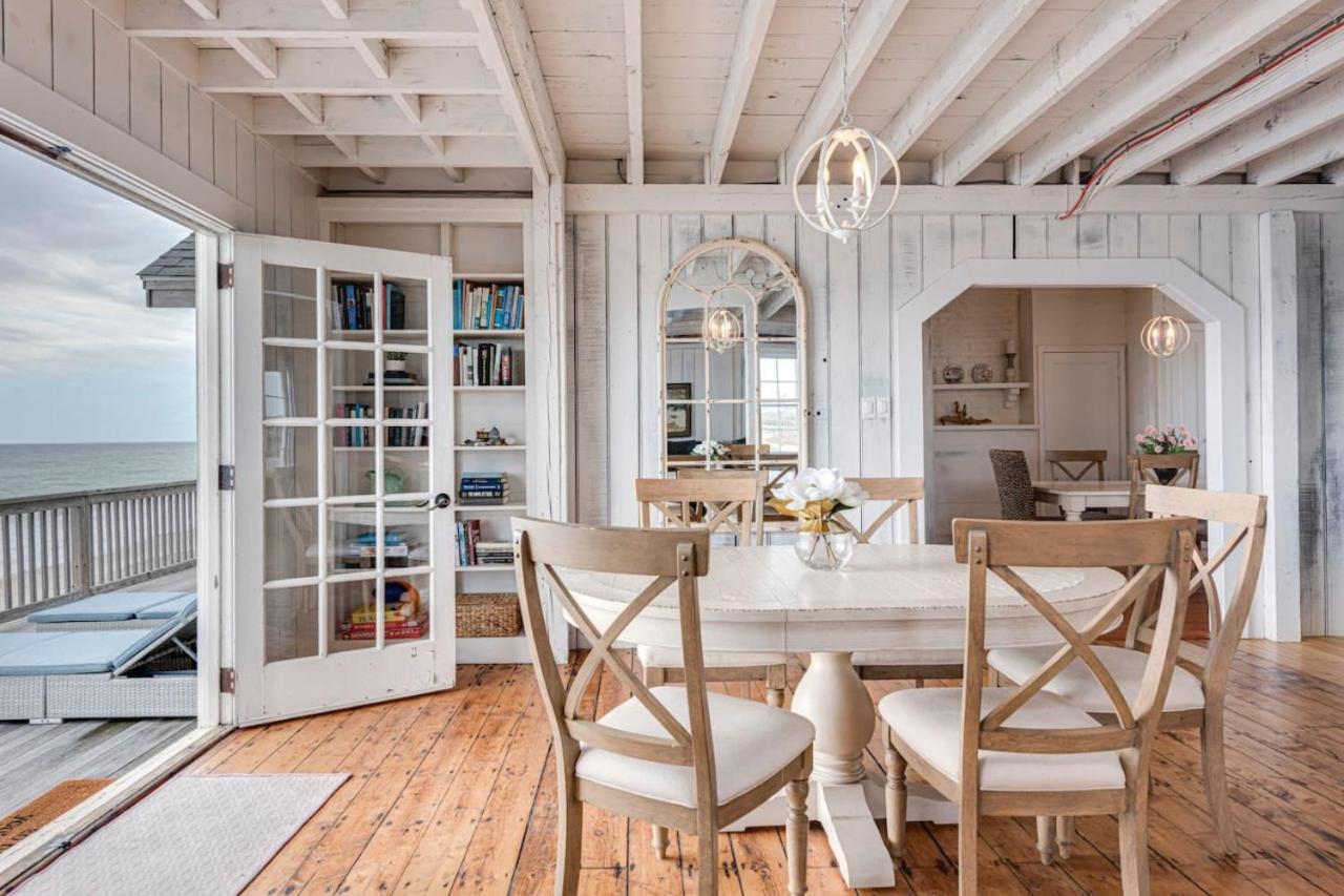 6.5-Acre Oceanfront Estate view 3