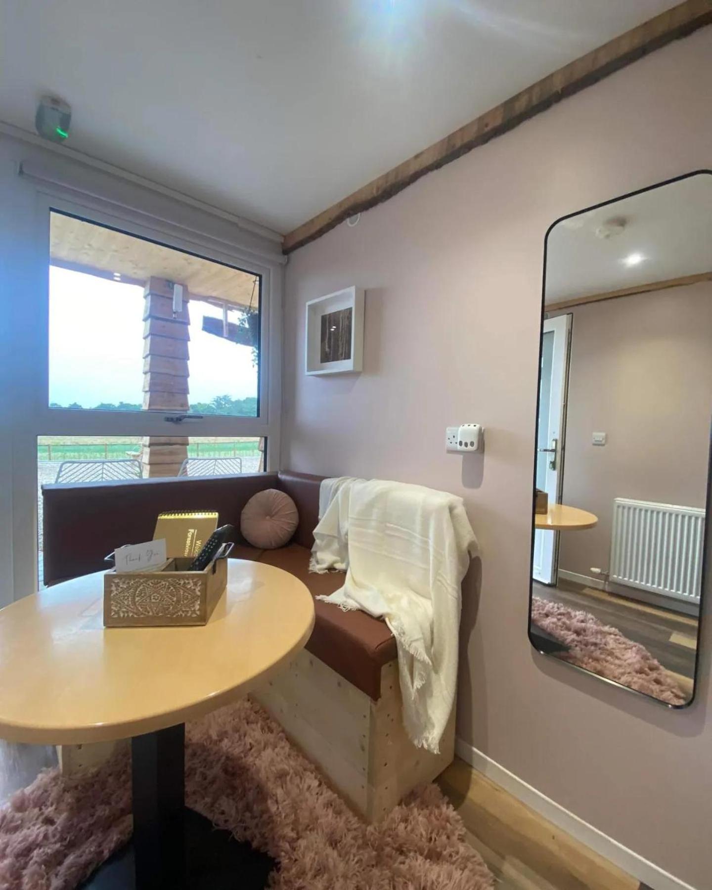 Forestview Cabin No 1 - cosy cabin stay view 3
