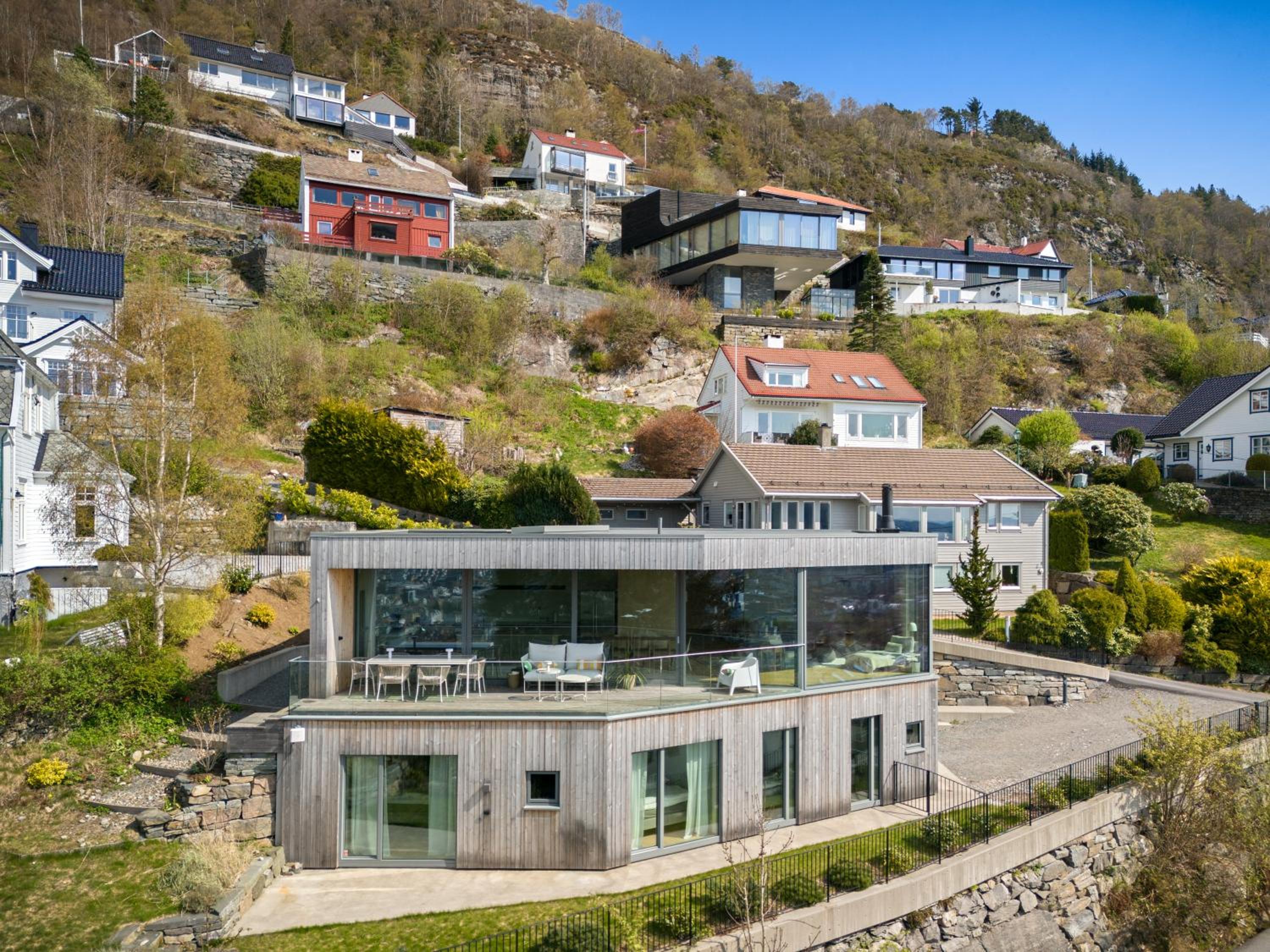 Hotel Amazing View - 5 bedrooms - new house - modern and exclusive - Image 1