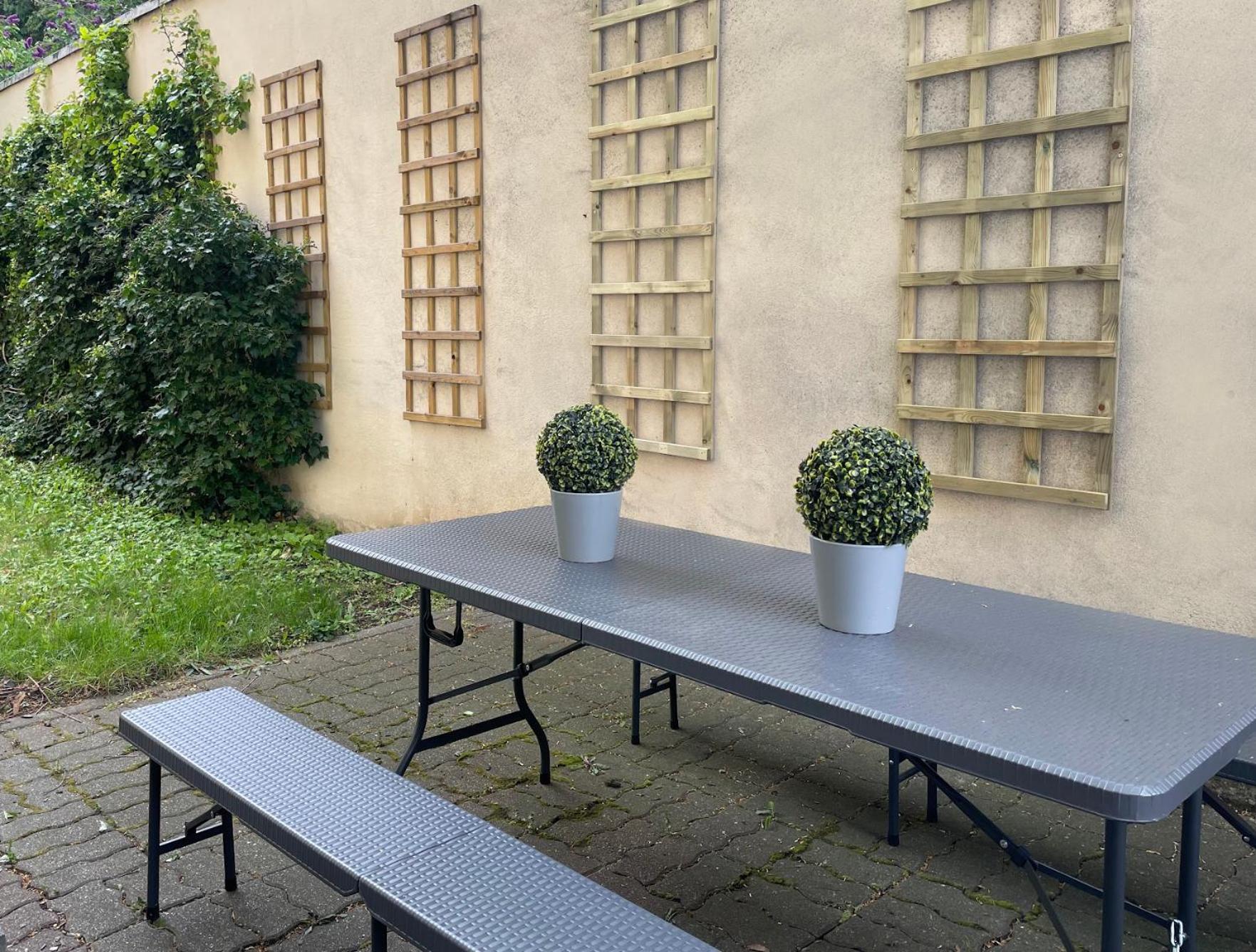 Magic Forest Design Apartment, 65 Zoll TV, Waschtrockner, beste Lage, am Markt