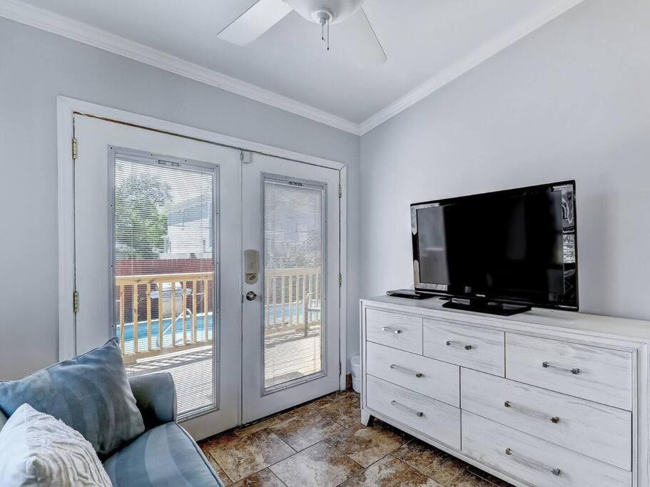 Savannah Historic Center Condo 2bd15bth view 4