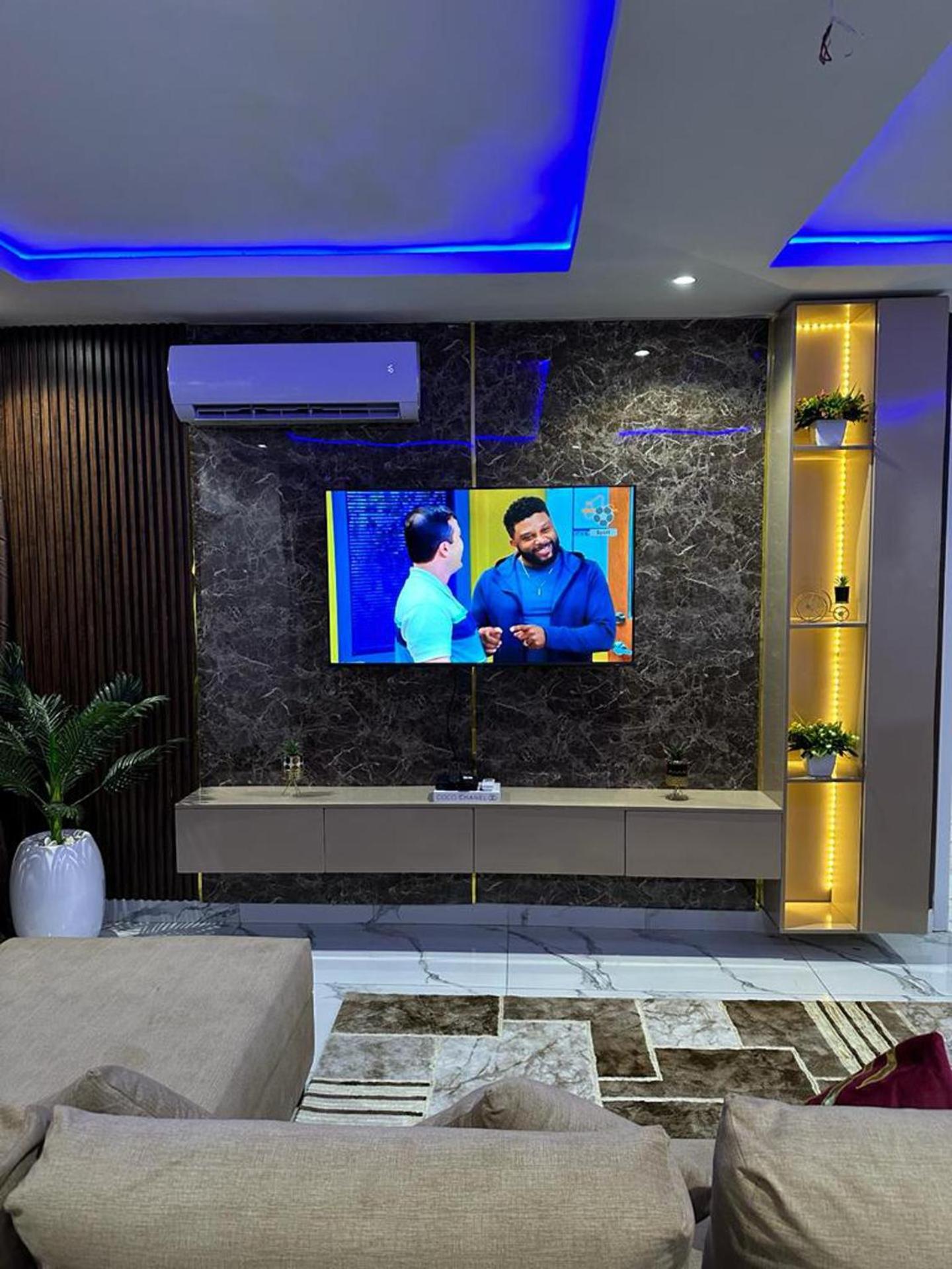 Luxury 3bed furnished apartment at ikate view 2