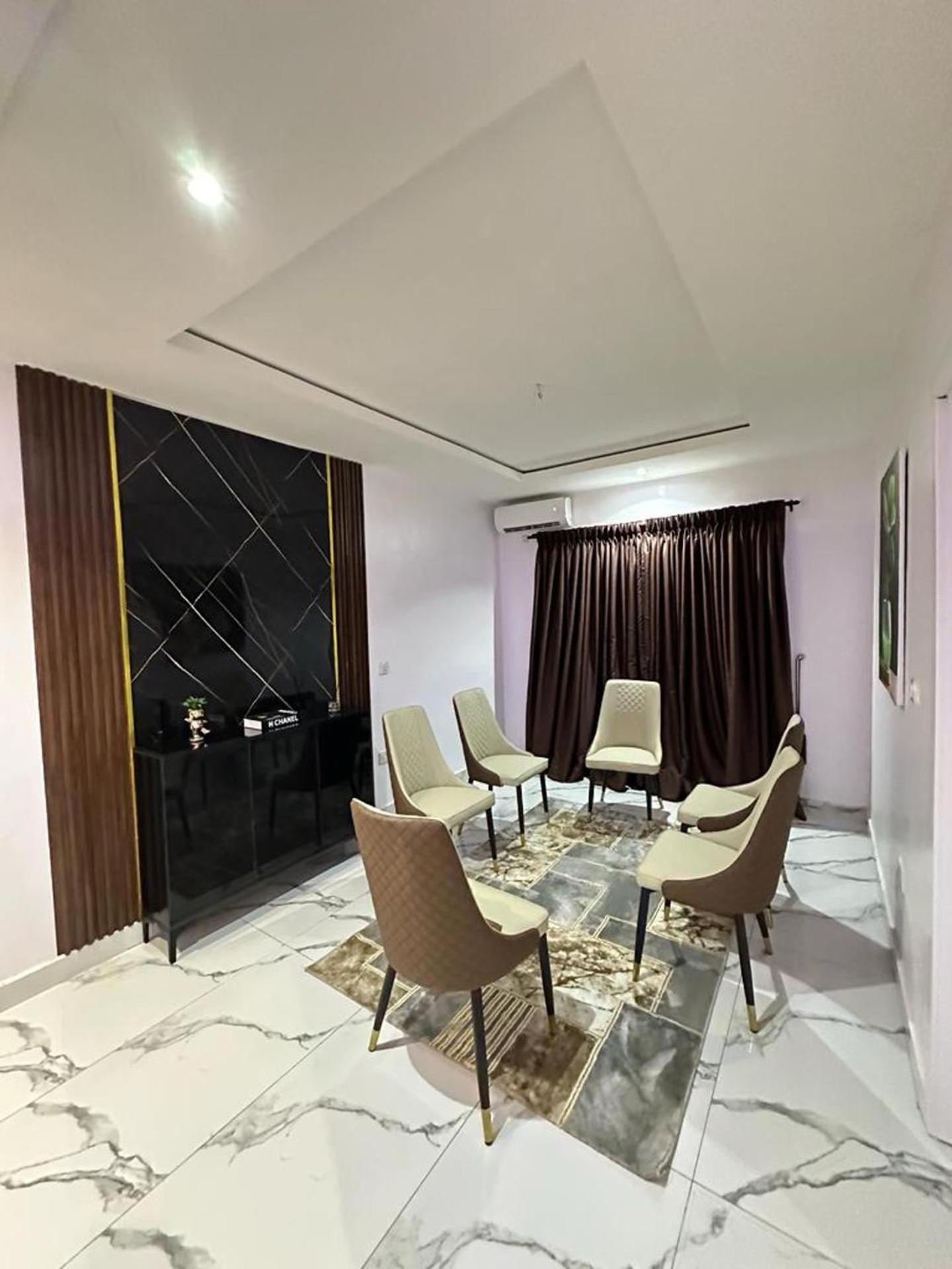 Luxury 3bed furnished apartment at ikate view 5